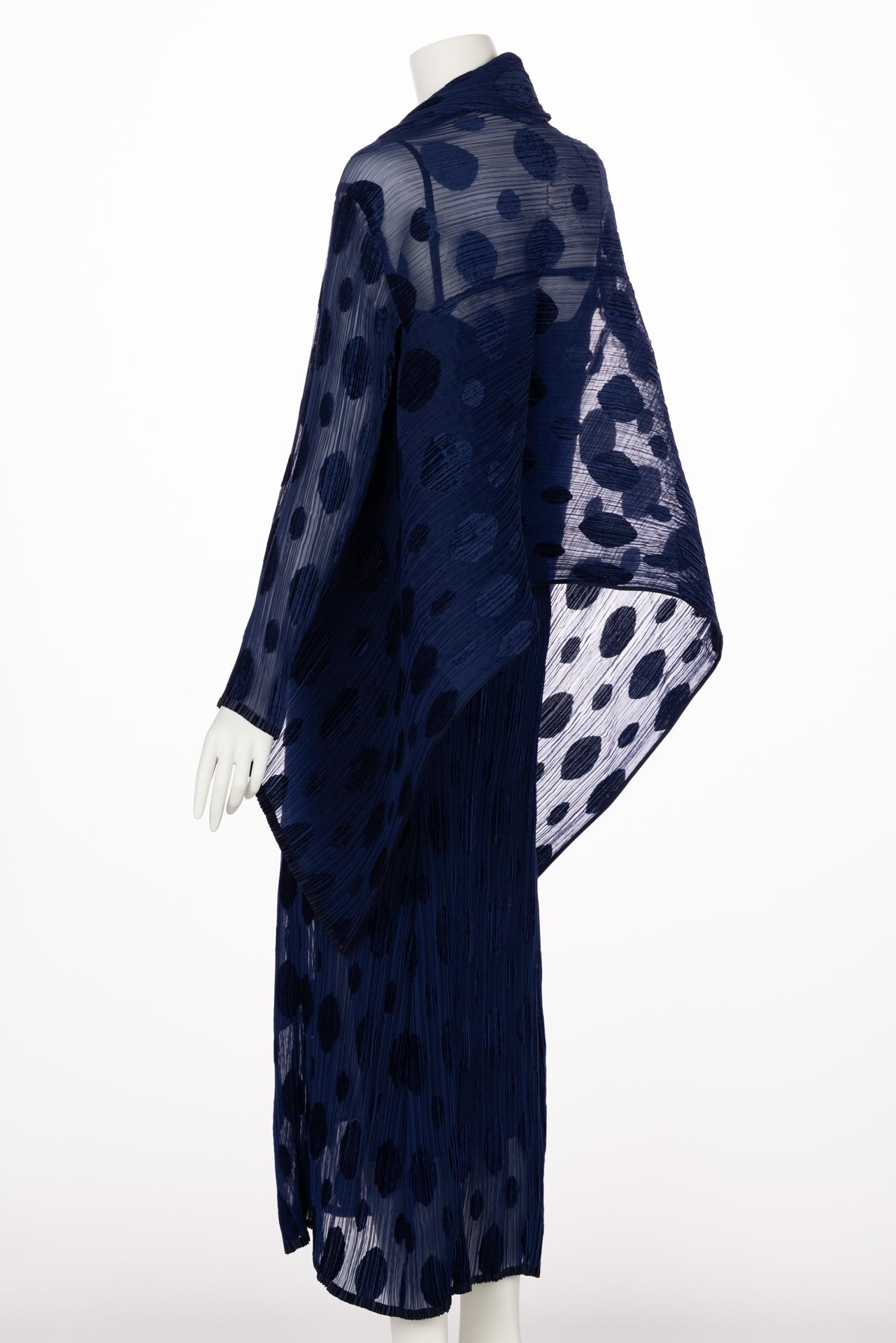 Women's Issey Miyake Pleated Blue Polka Dot Dress & Jacket Set For Sale