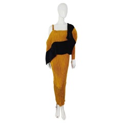Issey Miyake - Robe longue à plis Please Runway Kimono Japanese Gown
