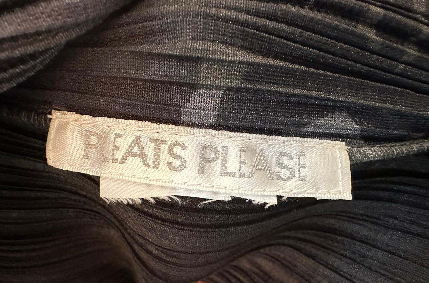 Issey Miyake Pleats Please Cappotto con colletto aperto stampato nero e grigio in vendita 8