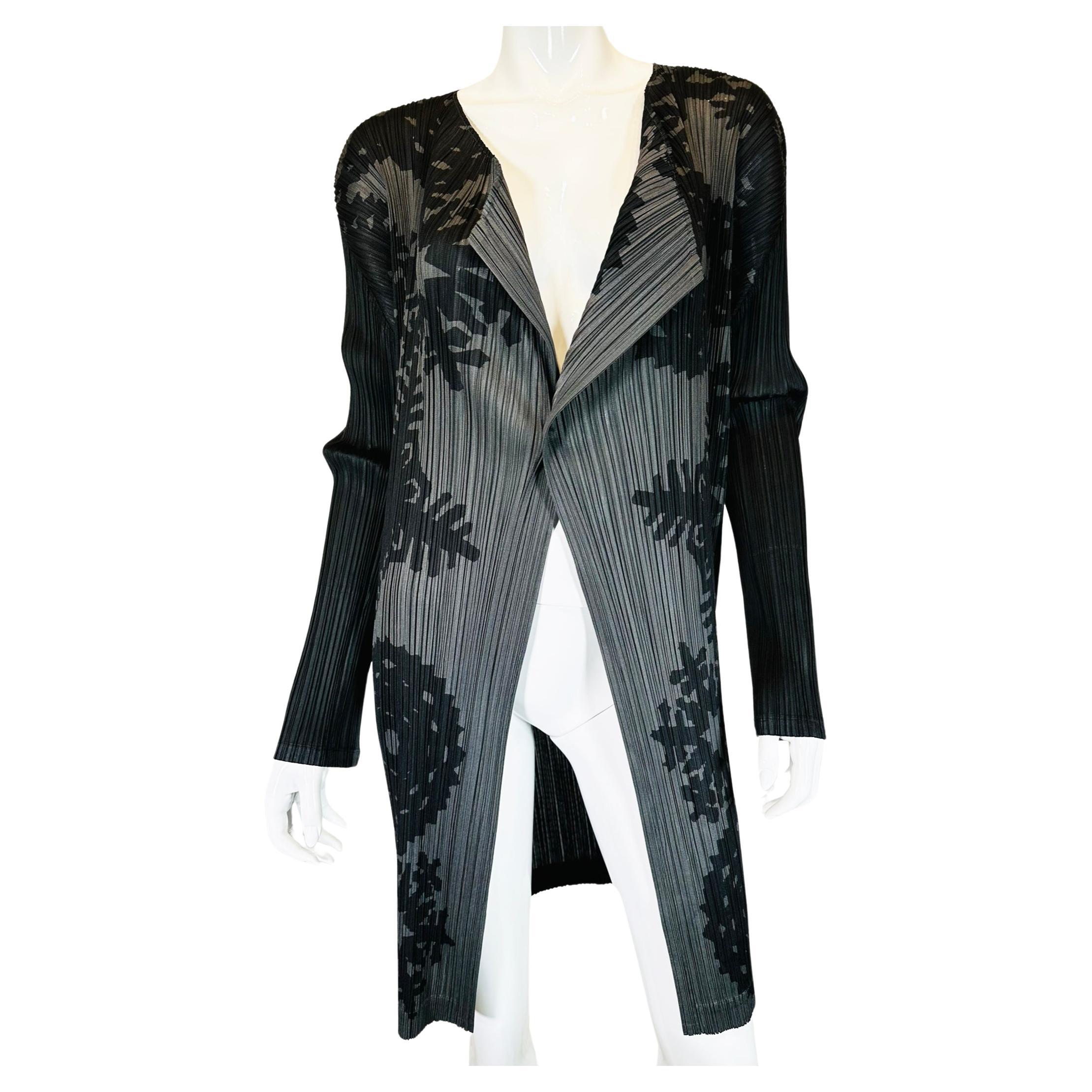 Issey Miyake Pleats Please Black & Grey Printed Open Front Lapel Collar Coat For Sale