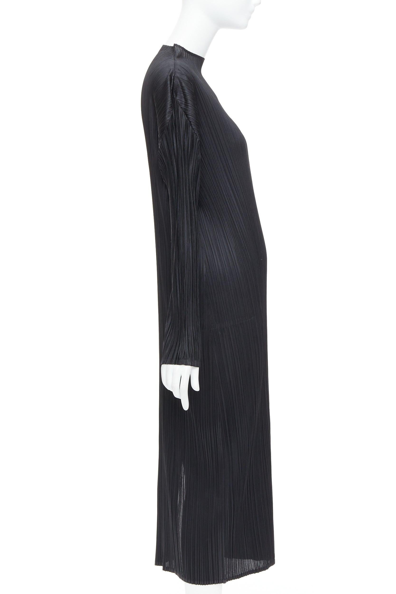 ISSEY MIYAKE Pleats Please black plisse bateau neck slit midi dress JP4 XL In Excellent Condition For Sale In Hong Kong, NT