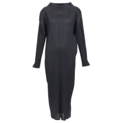ISSEY MIYAKE Pleats Please abito midi nero in plisse con scollo a bateau e spacco JP4 XL