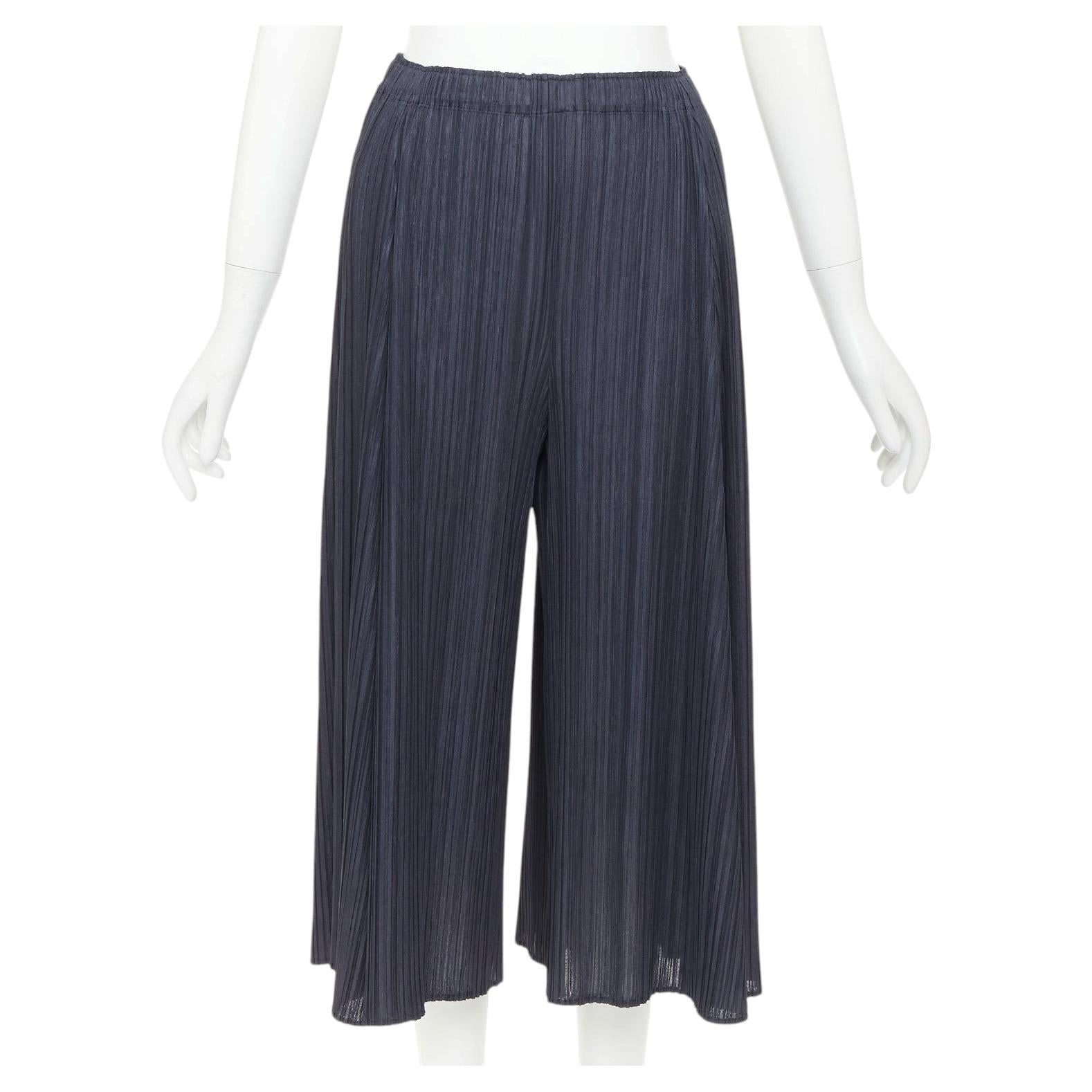 Issey Miyake Pleats Please – schwarze, plissierte, geraffte, halbtransparente Culotte-Shorts JP2 M
