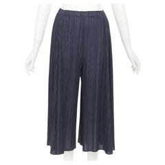 Issey Miyake Pleats Please – schwarze, plissierte, geraffte, halbtransparente Culotte-Shorts JP2 M