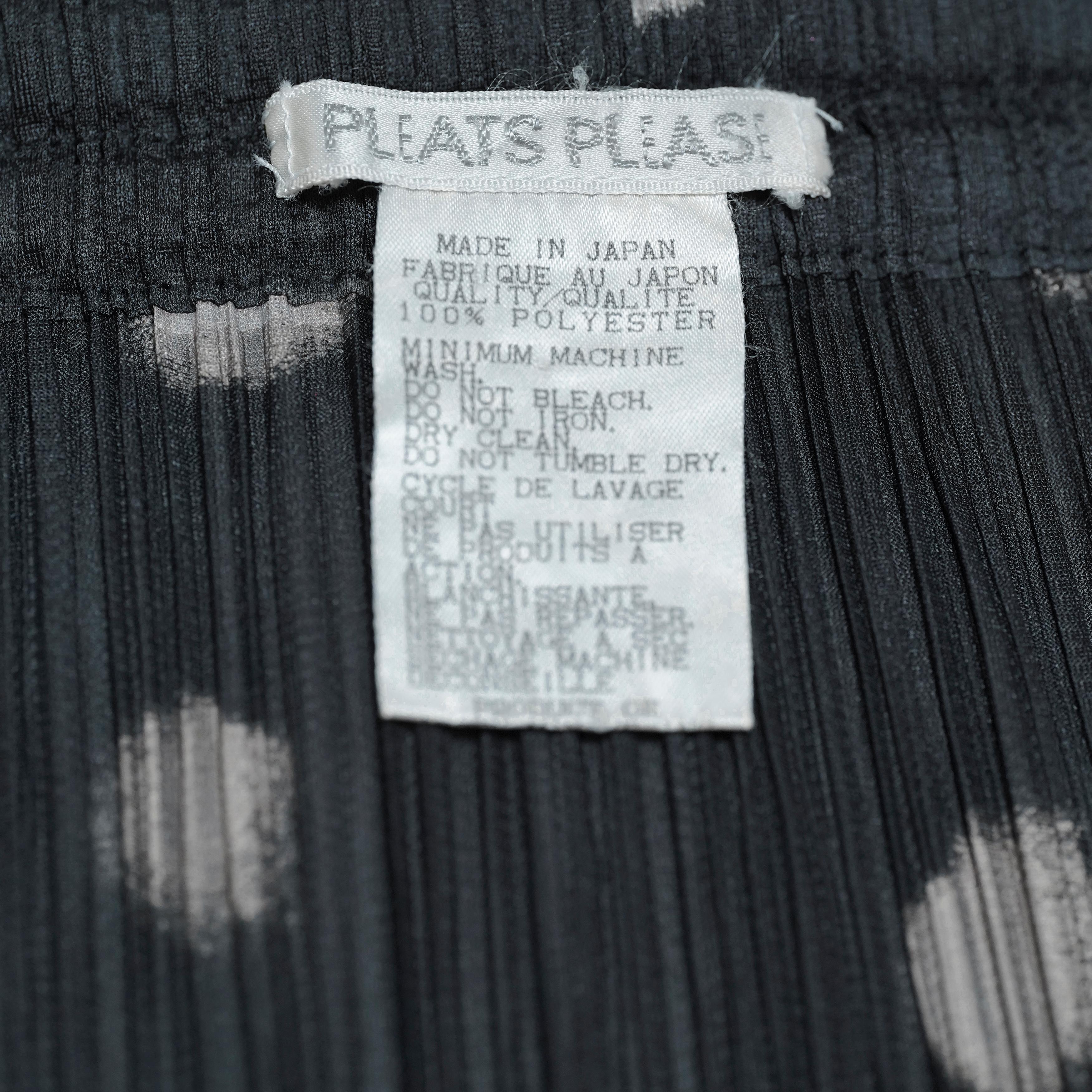 Jupe à pois noire Pleats Please, Issey Miyake, automne 1999 Excellent état - En vente à Paris, FR