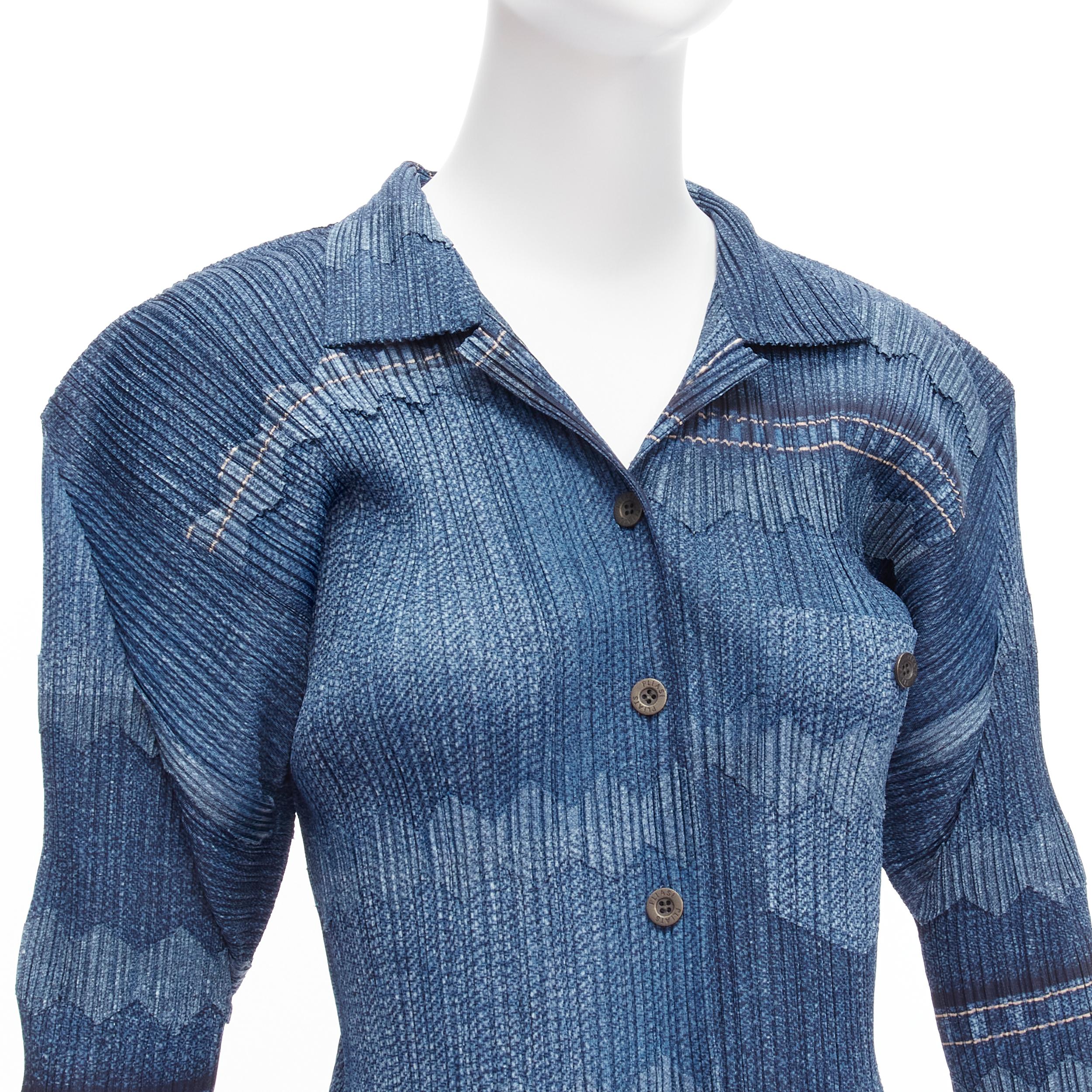 ISSEY MIYAKE PLEATS PLEASE blue denim tromp loeil print 3D cut pleated top JP3 L
Reference: TGAS/D00172
Brand: Issey Miyake
Material: Polyester
Color: Blue
Pattern: Abstract
Closure: Button
Extra Details: PLEATS PLEASE logo buttons.
Made in: