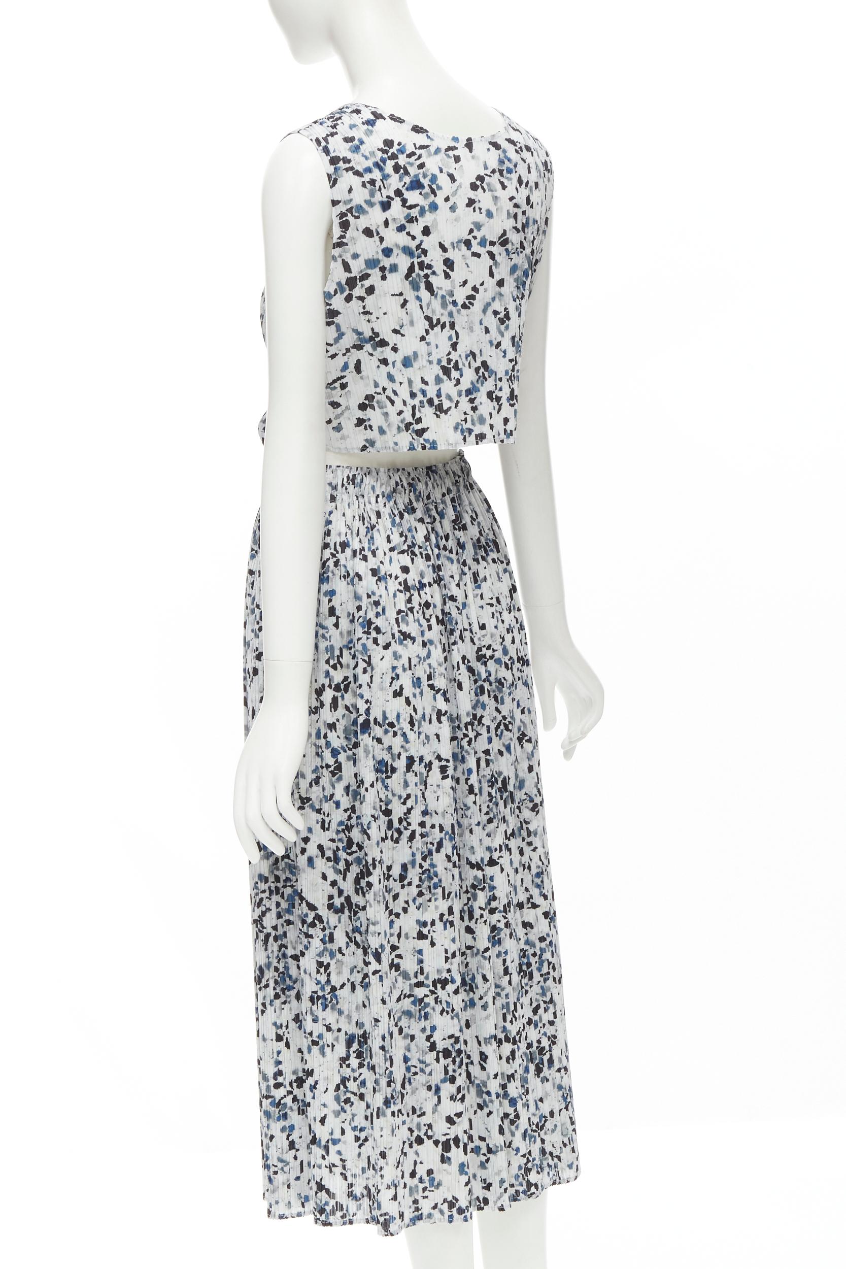 ISSEY MIYAKE PLEATS PLEASE blue grey speckle print backless plisse dress Sz.3 L In Excellent Condition In Hong Kong, NT