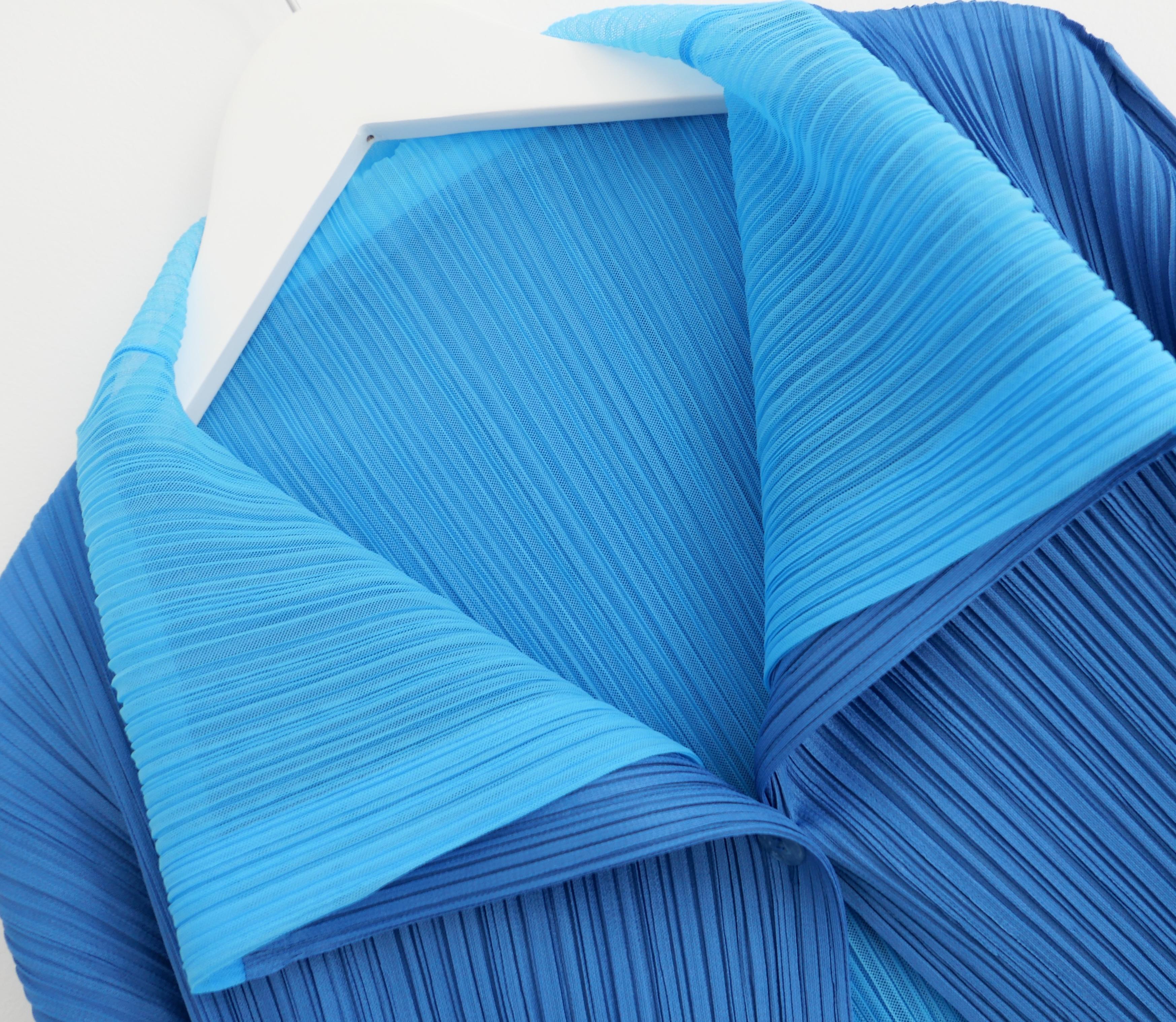 Issey Miyake Pleats Please Blue Layered Jacket In Excellent Condition For Sale In London, GB