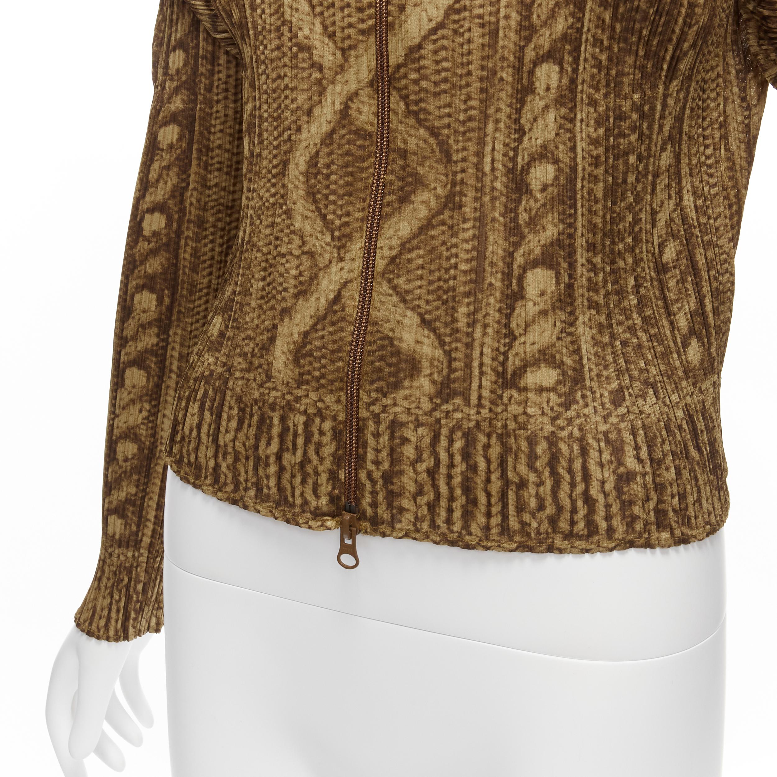 ISSEY MIYAKE PLEATS Please veste zippée en tricot câblé Brown tromp loeil JP4 XL en vente 4