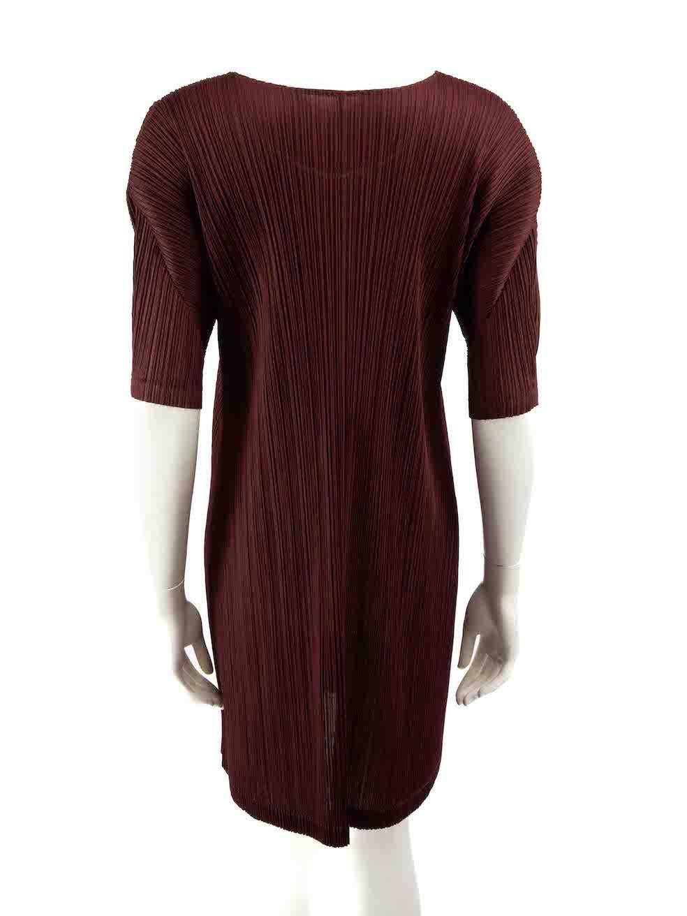 Issey Miyake Pleats Please by Issey Miyake Burgundy Pleated Dress Size M In Good Condition In London, GB