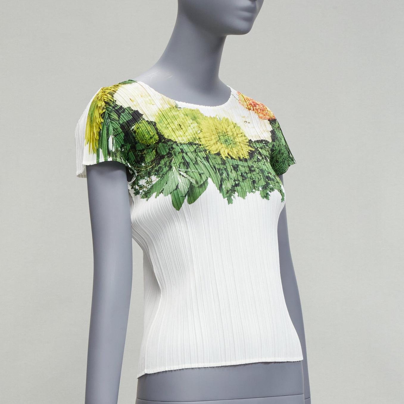 ISSEY MIYAKE Pleats Please cream green bouquet floral neckline plisse top JP3 L In Excellent Condition In Hong Kong, NT