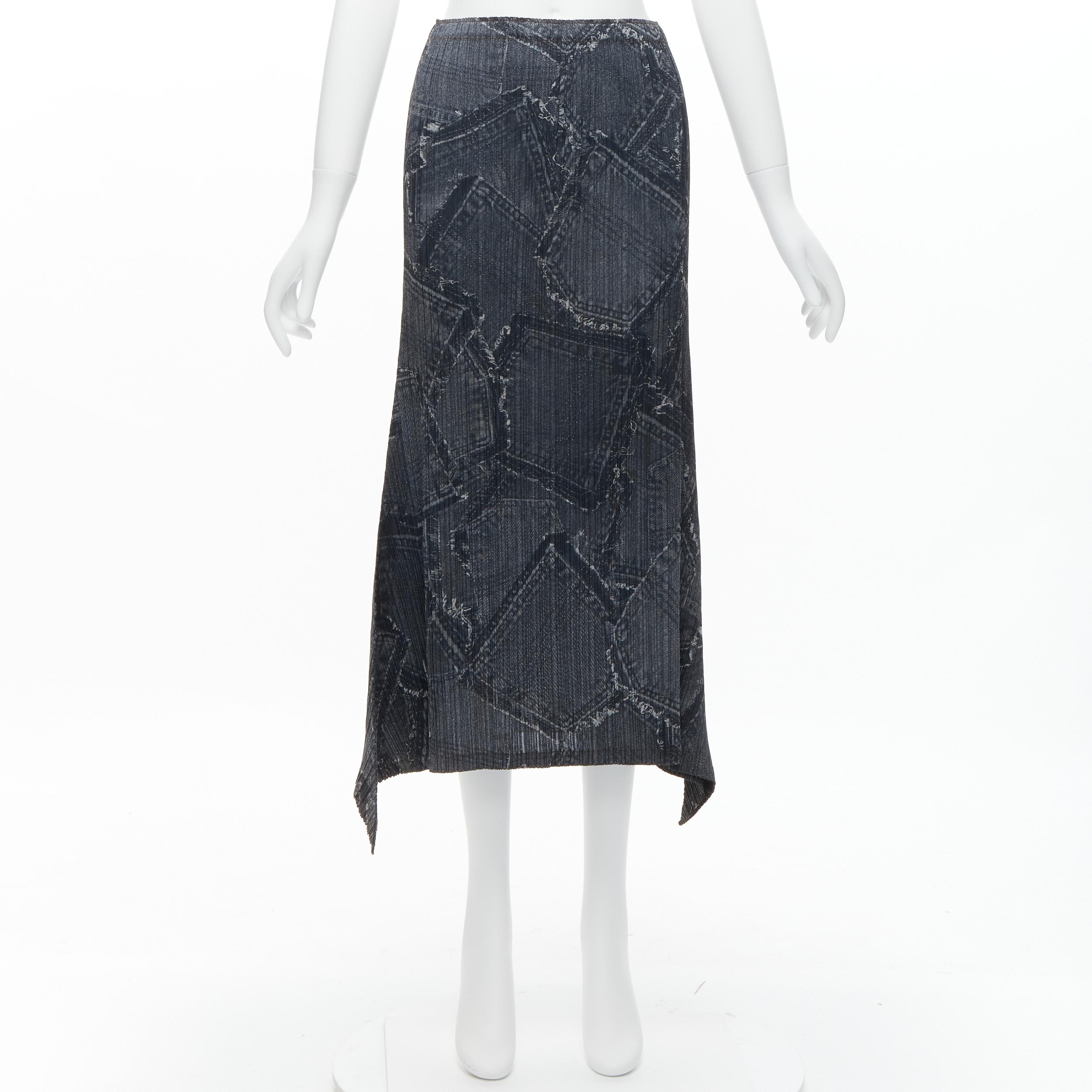 ISSEY MIYAKE PLEATS PLEASE dark blue denim patchwork print pleated skirt JP2 M For Sale 5
