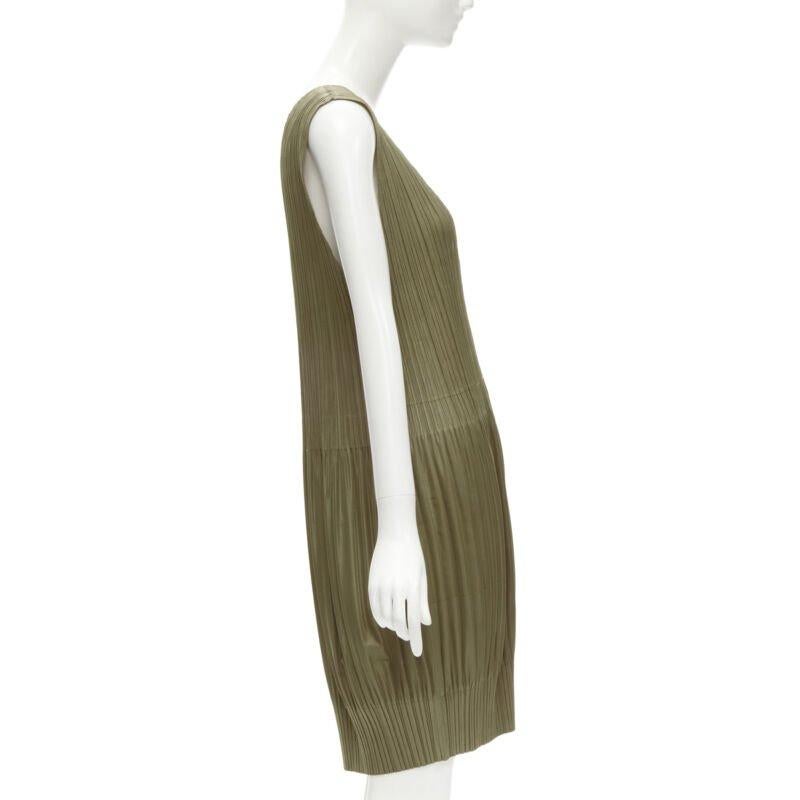 ISSEY MIYAKE PLEATS PLEASE gold V neck bubble skirt pleated plisse dress JP4 XL In Excellent Condition For Sale In Hong Kong, NT