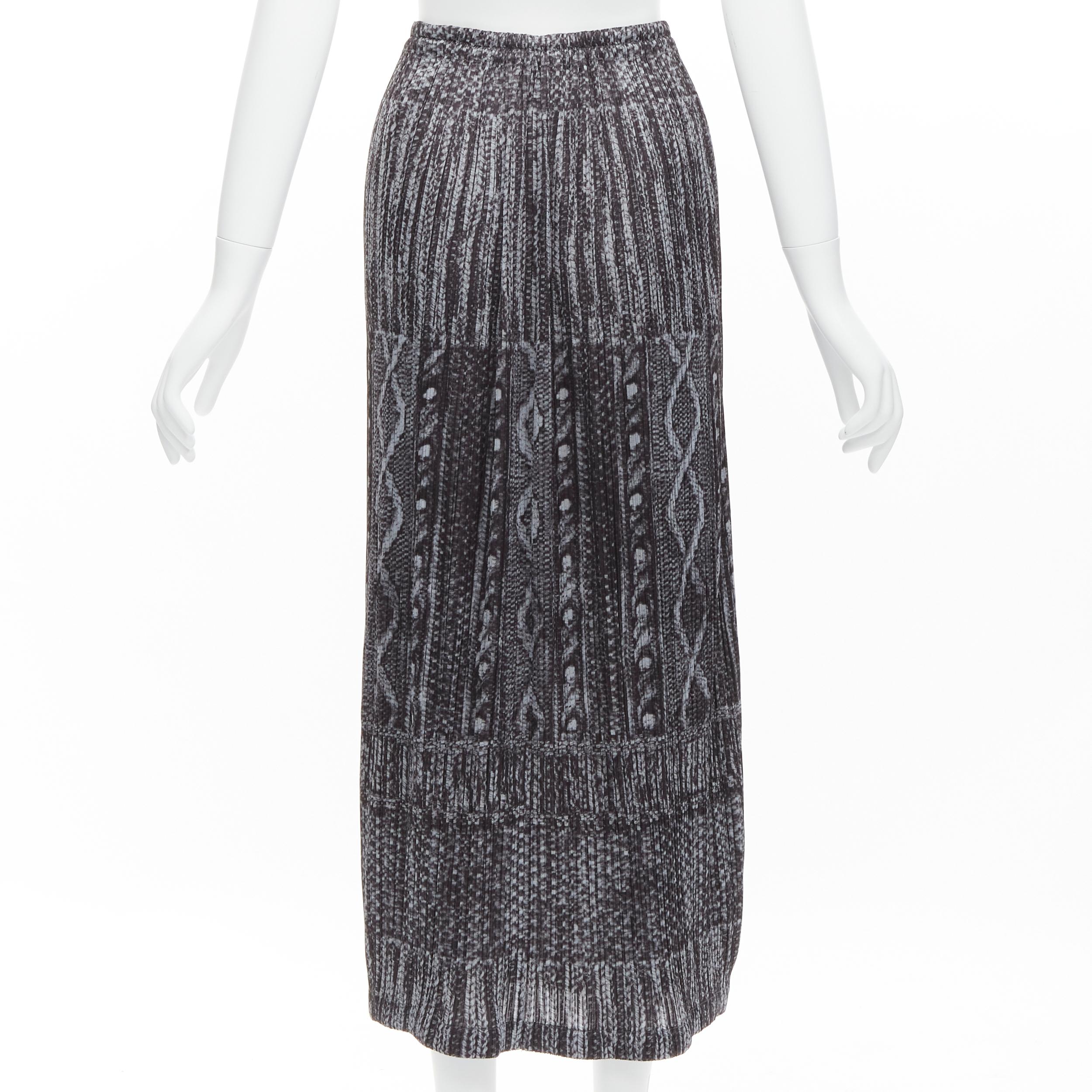 ISSEY MIYAKE PLEATS PLEASE grey black cable knit print pleated midi skirt JP2 M In Excellent Condition For Sale In Hong Kong, NT