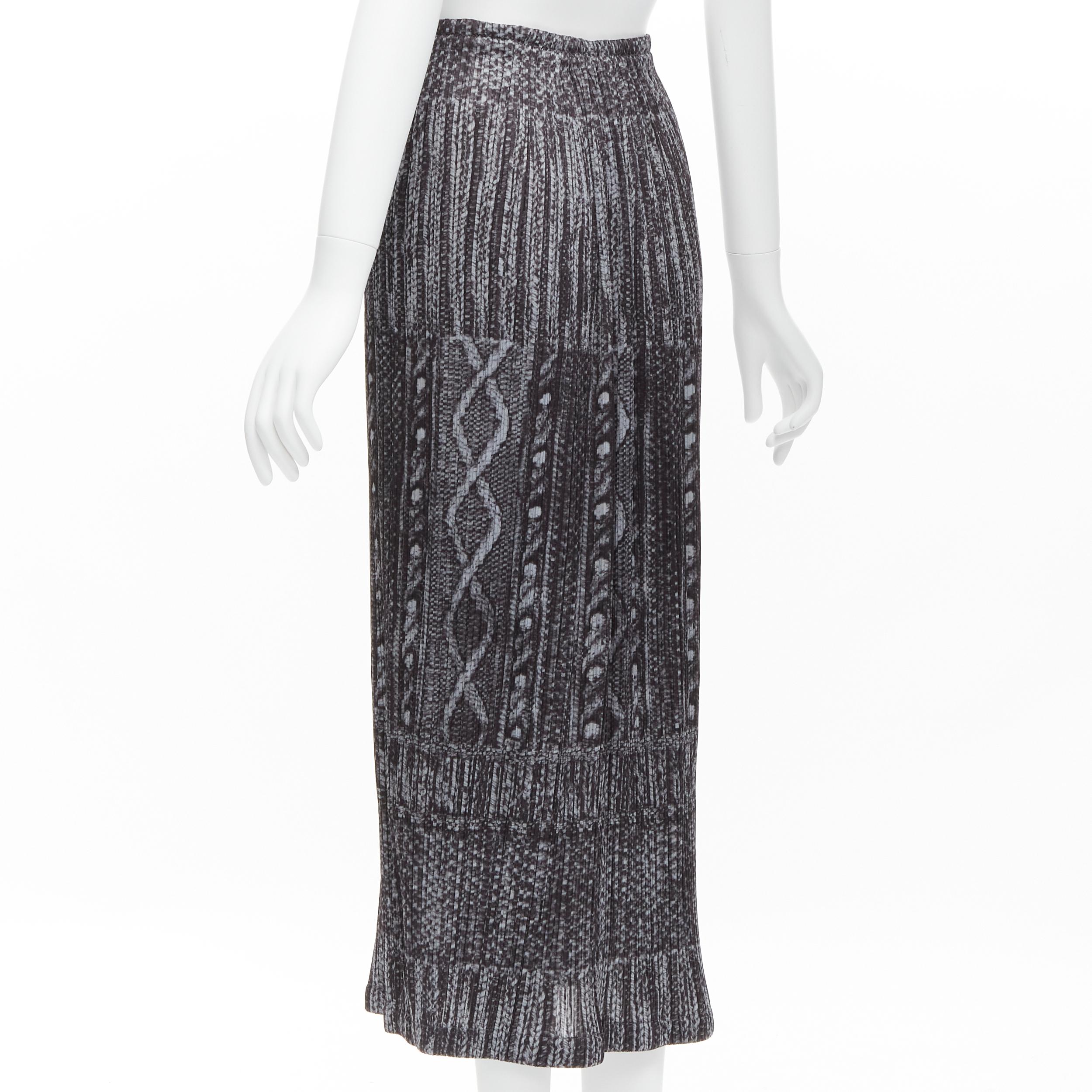 Women's ISSEY MIYAKE PLEATS PLEASE grey black cable knit print pleated midi skirt JP2 M For Sale