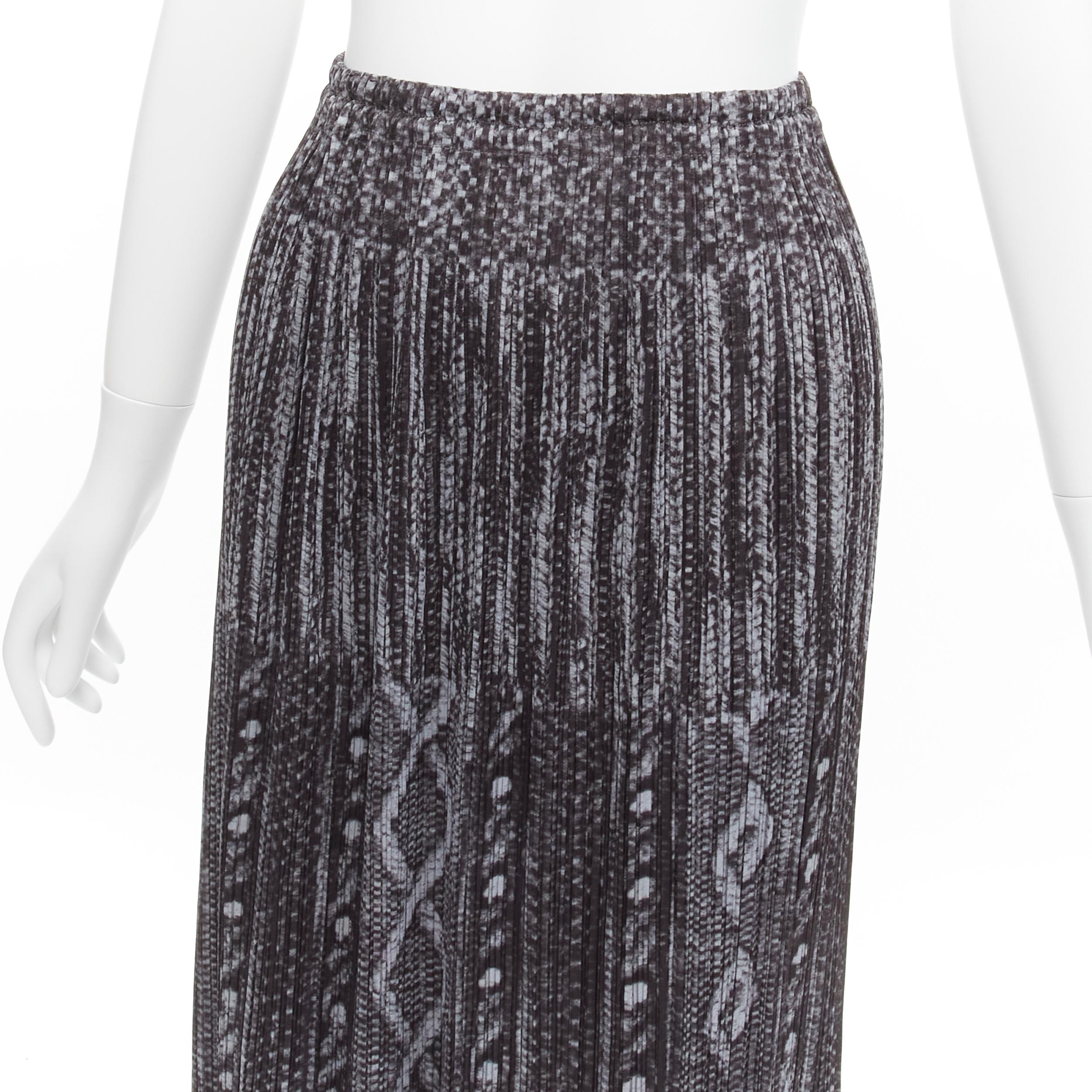 ISSEY MIYAKE PLEATS PLEASE grey black cable knit print pleated midi skirt JP2 M For Sale 1
