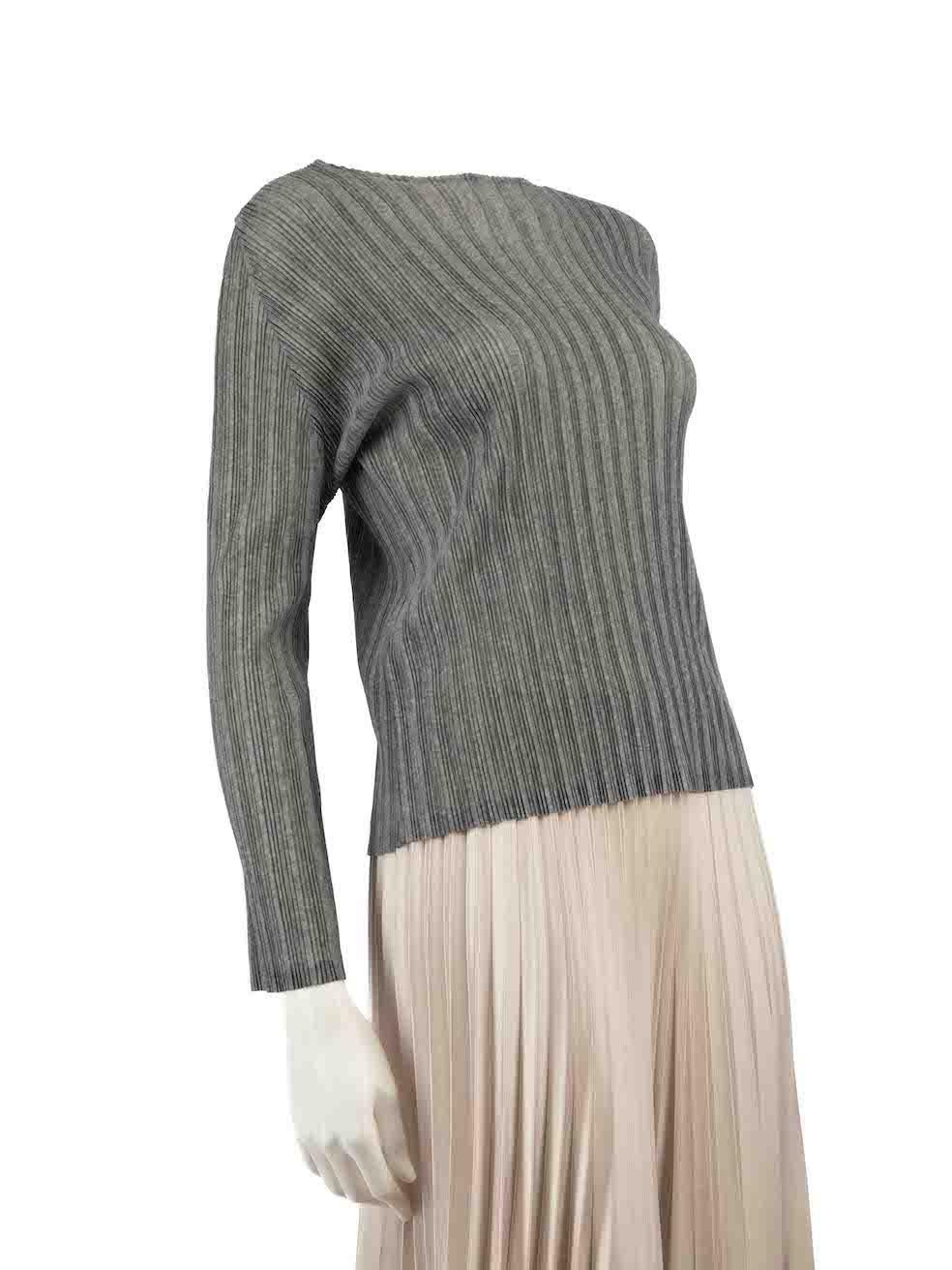 CONDITION is Never worn. No visible wear to top is evident on this new Pleats Please by Issey Miyake designer resale item. Please note that the composition label is written in Chinese.
 
 
 
 Details
 
 
 Grey
 
 Polyester
 
 Long sleeves top
 
