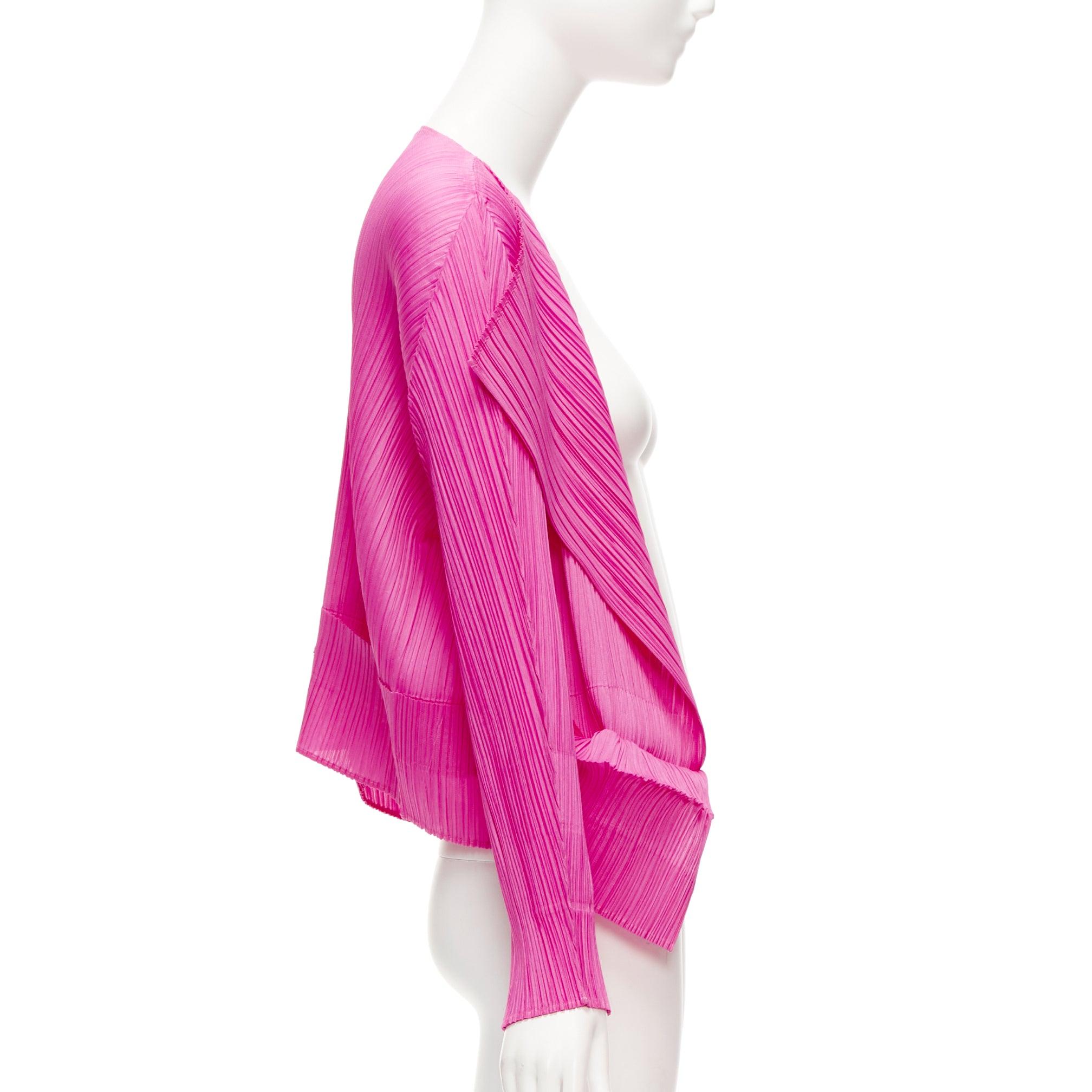 ISSEY MIYAKE Pleats Please veste cardigan rose vif à plis et ourlet découpé en 3D JP3 L Excellent état - En vente à Hong Kong, NT
