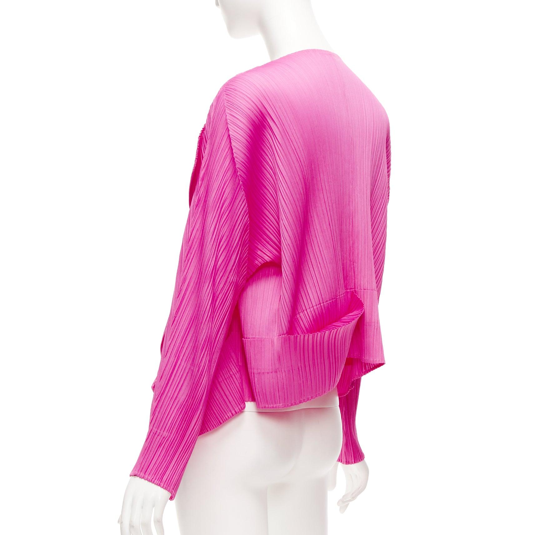 ISSEY MIYAKE Pleats Please veste cardigan rose vif à plis et ourlet découpé en 3D JP3 L en vente 1
