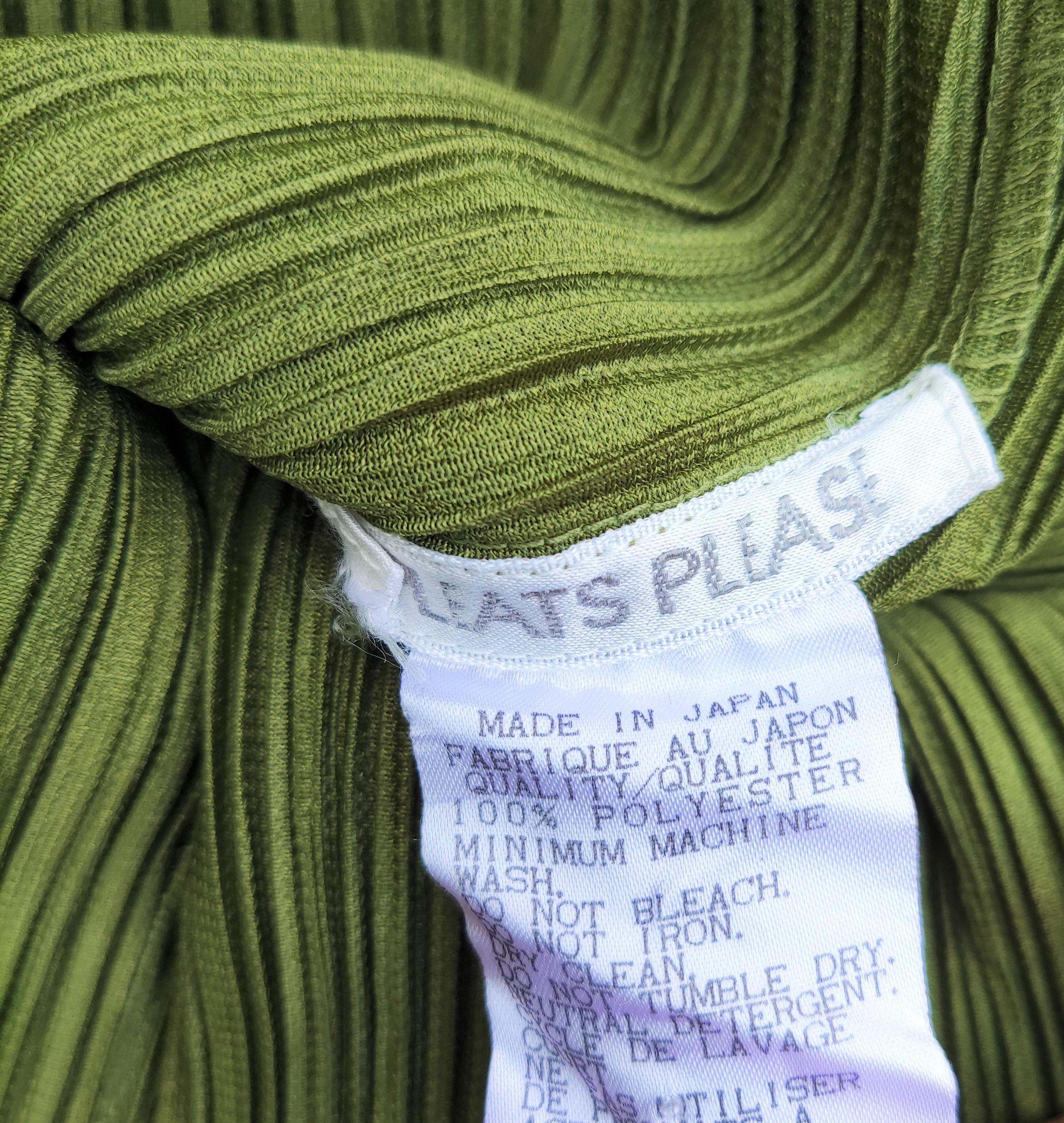 Issey Miyake Pleats Please Plisado Verde Caqui Pasarela Bat 1998 Vestido Túnica Top en Excelente estado para la venta en PARIS, FR