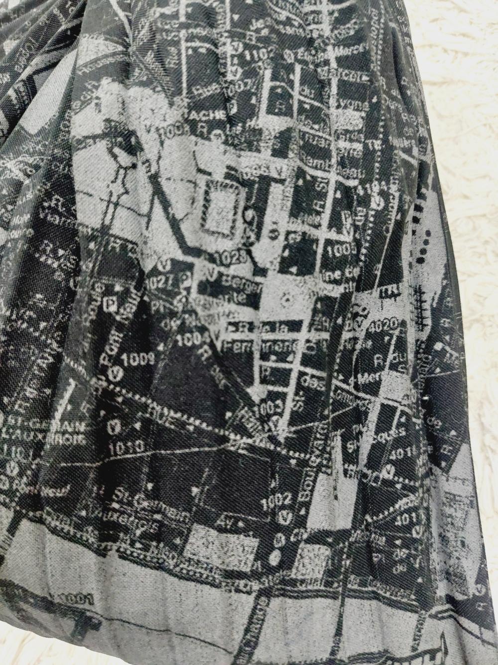 Gris Issey Miyake Pleats Please Sac à main plissé Paris City Metro Line carte vintage en vente