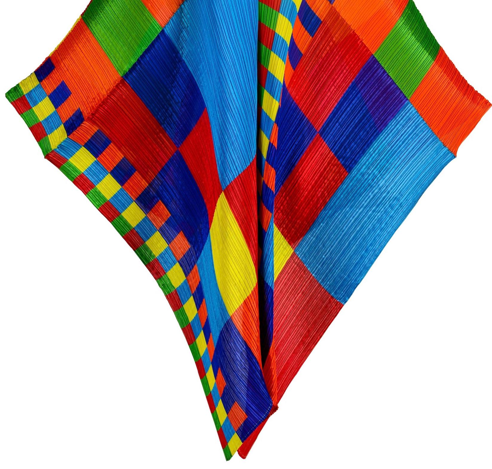 Issey Miyake Pleats Please rainbow  pleated poncho In Excellent Condition In Rubiera, RE