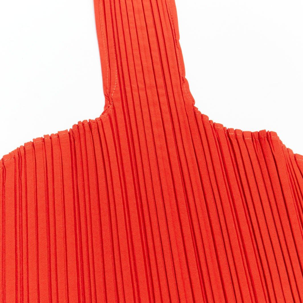 ISSEY MIYAKE PLEATS PLEASE rare limited edition red plisse guitar tote bag For Sale 2