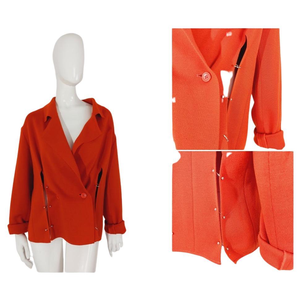 Issey Miyake Pleats Please Rotes Piercing Punk Deconstructed Nietenmantel Jacke im Angebot