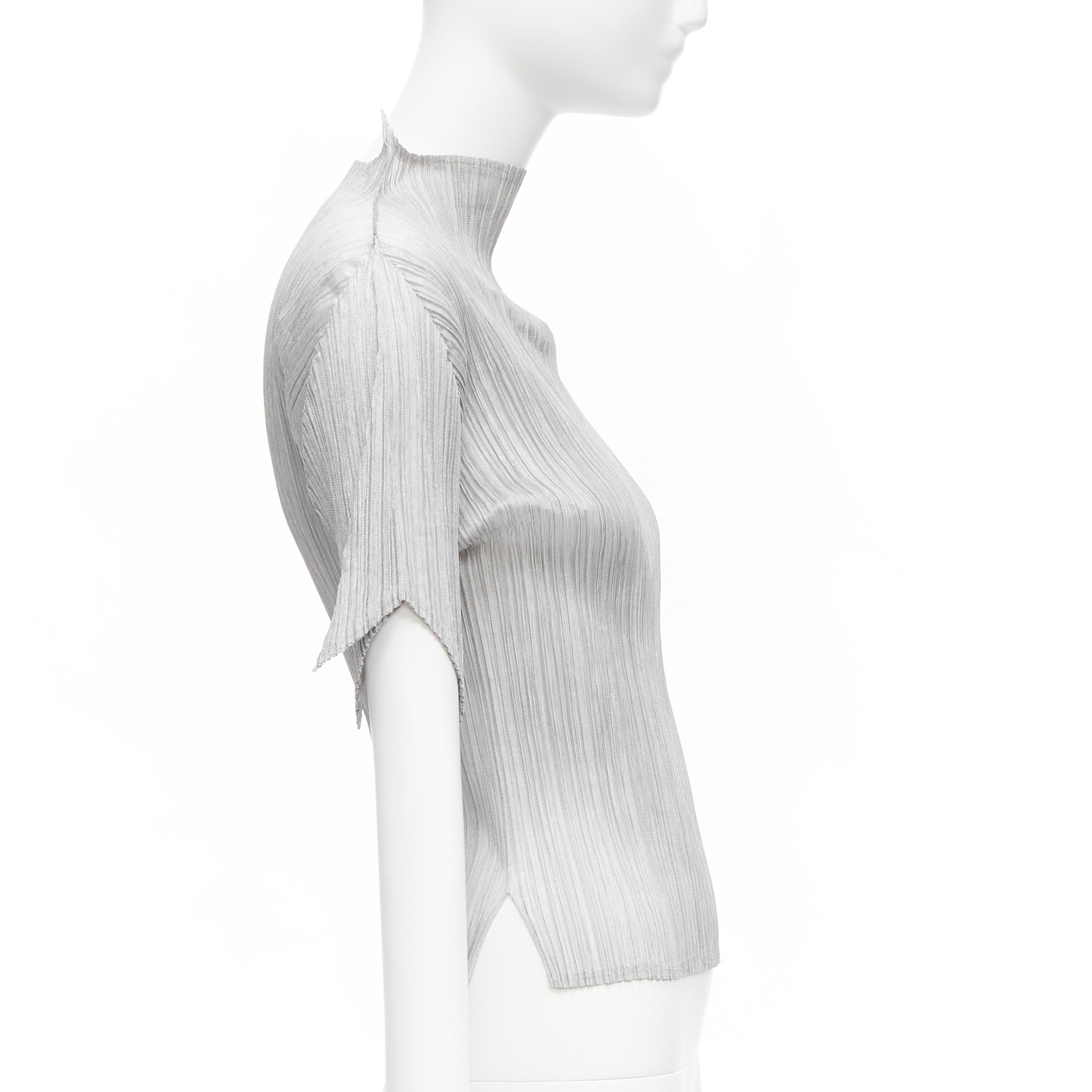 ISSEY MIYAKE PLEATS PLEASE silver spike collar angular cut pleats top JP3 L In Excellent Condition For Sale In Hong Kong, NT