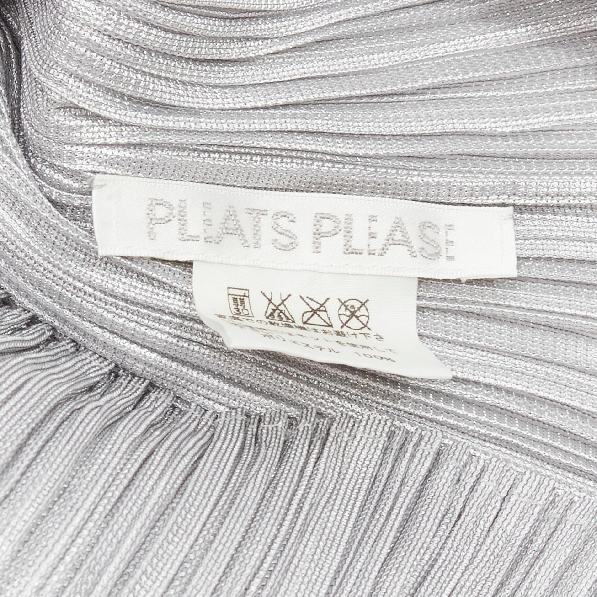 ISSEY MIYAKE PLEATS PLEASE cuello de pico plateado corte angular top plisado JP3 L en venta 4