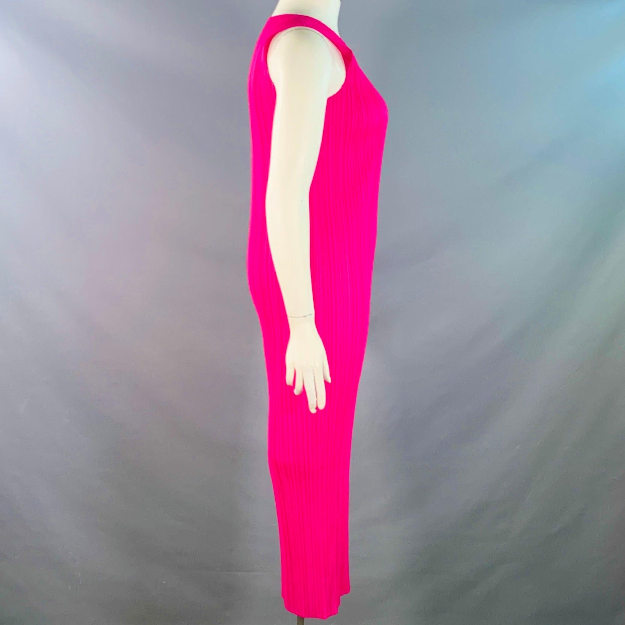 ISSEY MIYAKE PLEATS PLEASE Größe L Fuchsia Pink Polyester Plissiertes Etuikleid im Zustand „Hervorragend“ im Angebot in San Francisco, CA