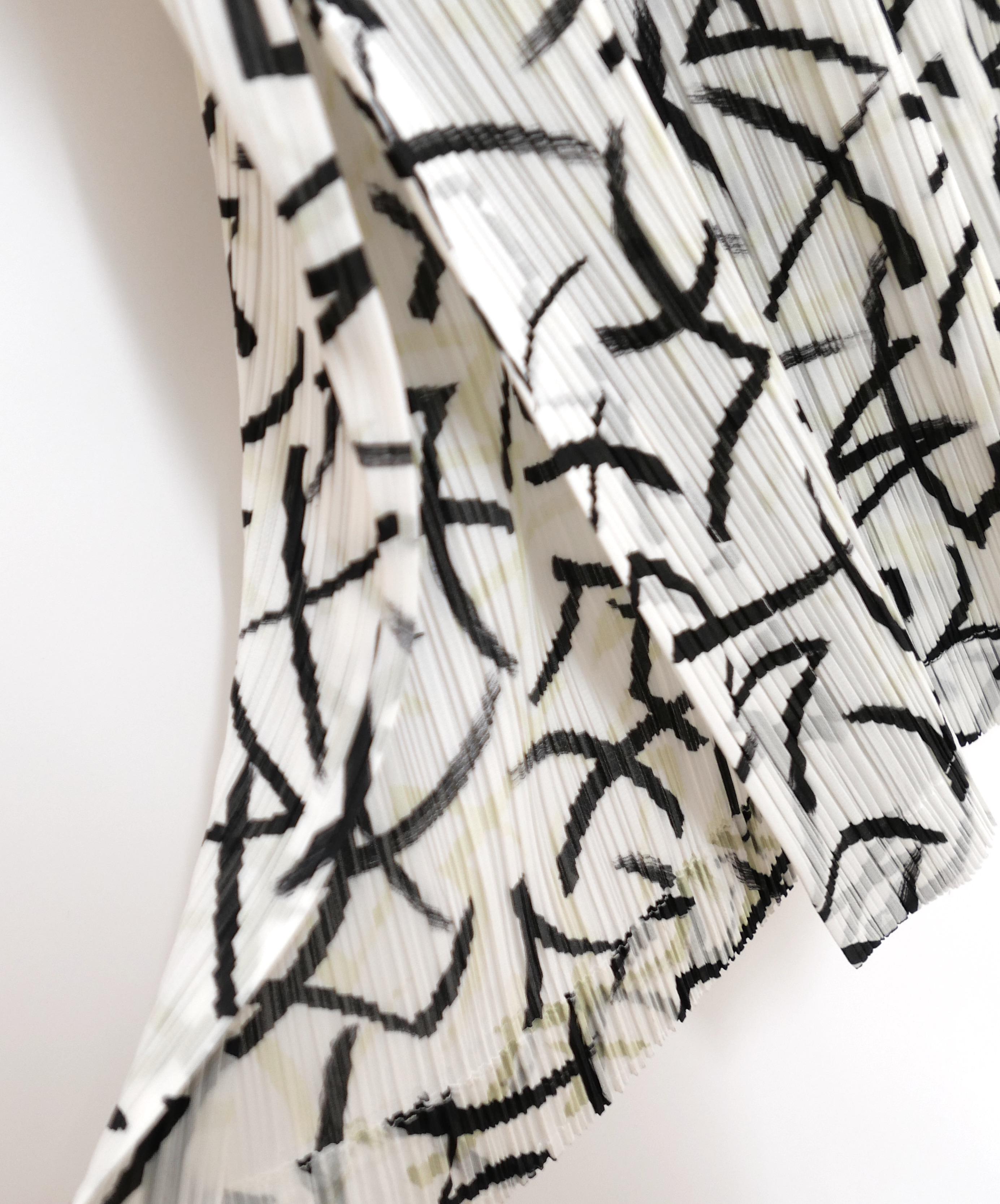 Grigio Issey Miyake Tuta con stampa Pleats Please Squiggle in vendita