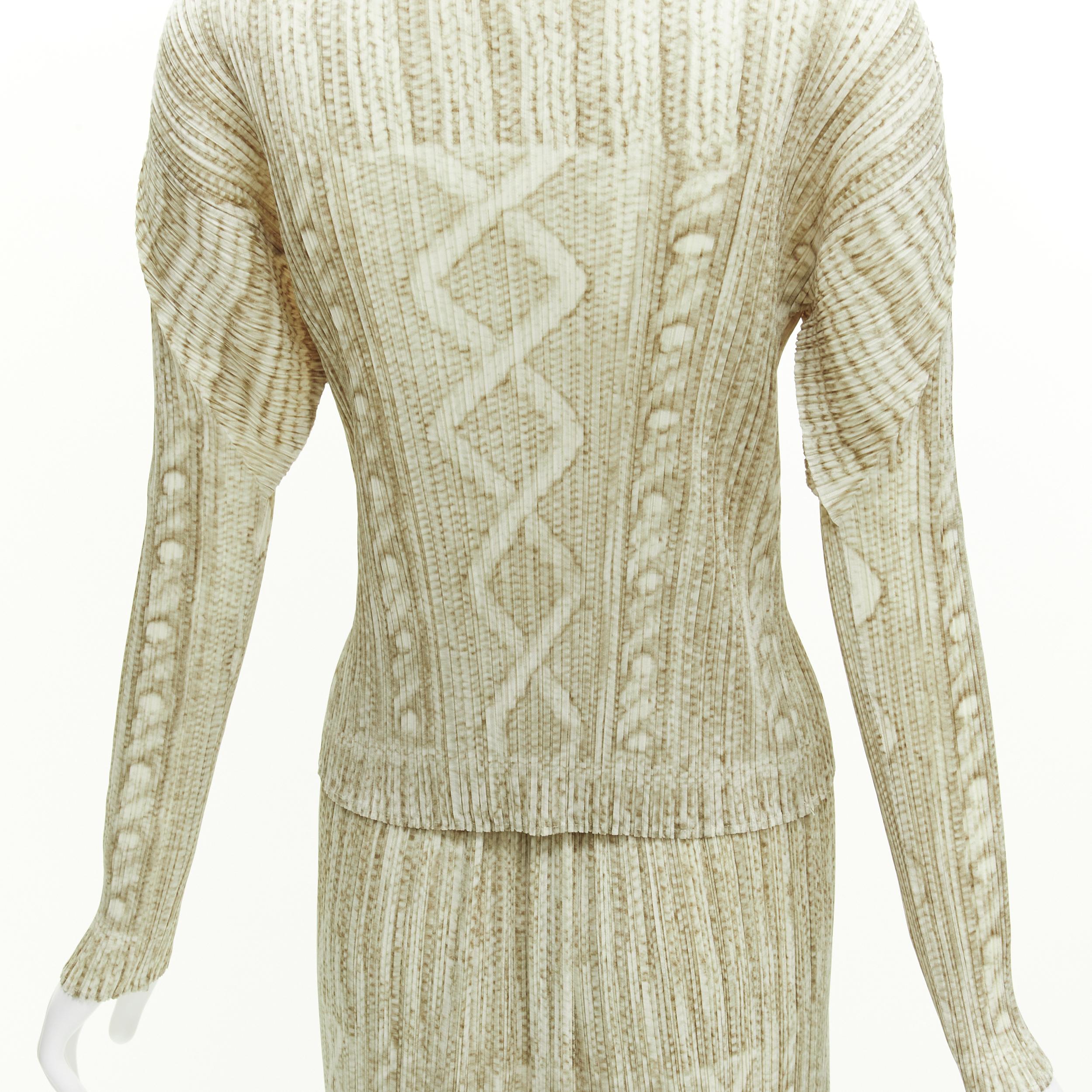 Issey Miyake PLEATS Please tromp loil imprimé tricoté en câble plisse ensemble haut jupe en vente 3