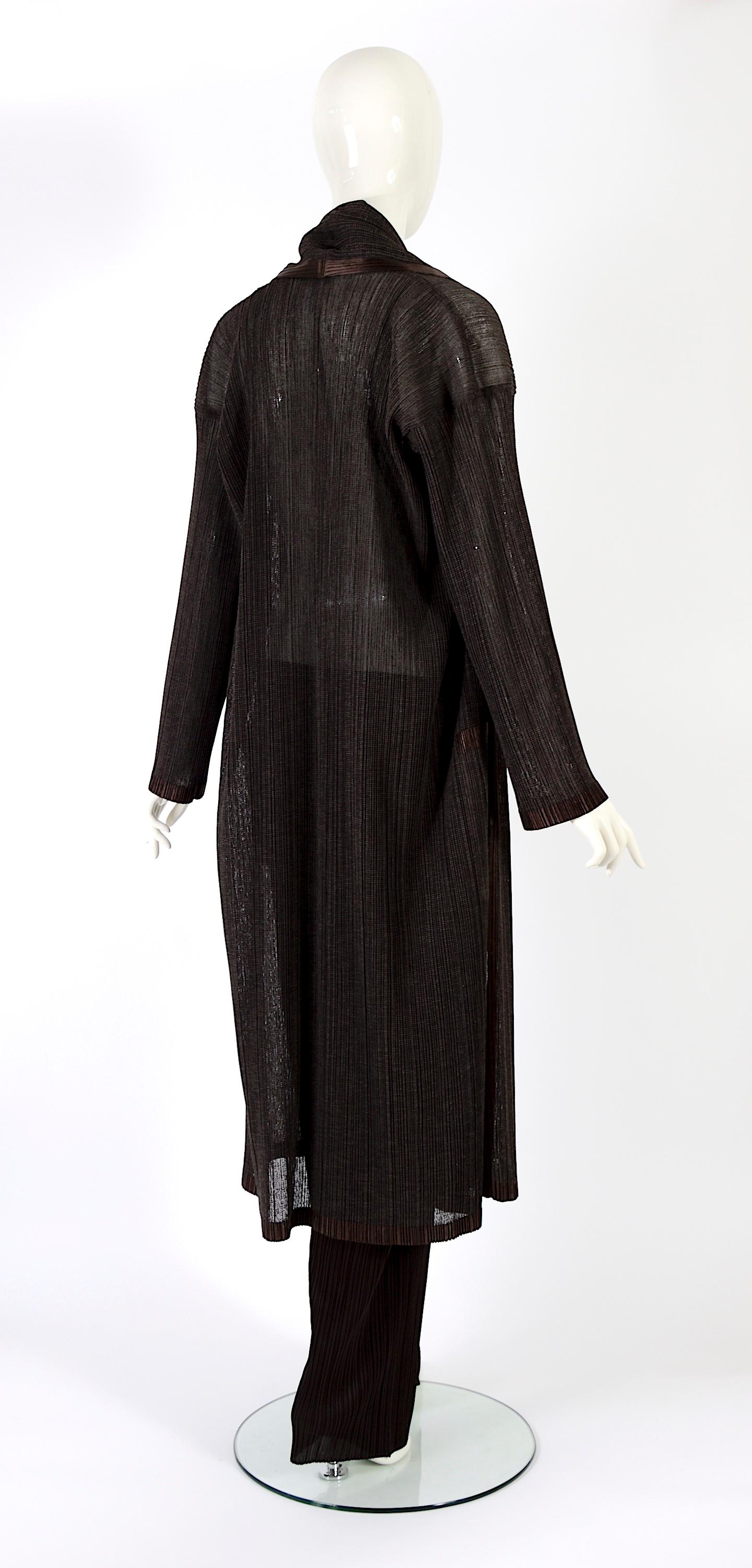 Issey Miyake pleats vintage 1990s chocolate brown coat & pants set  For Sale 1