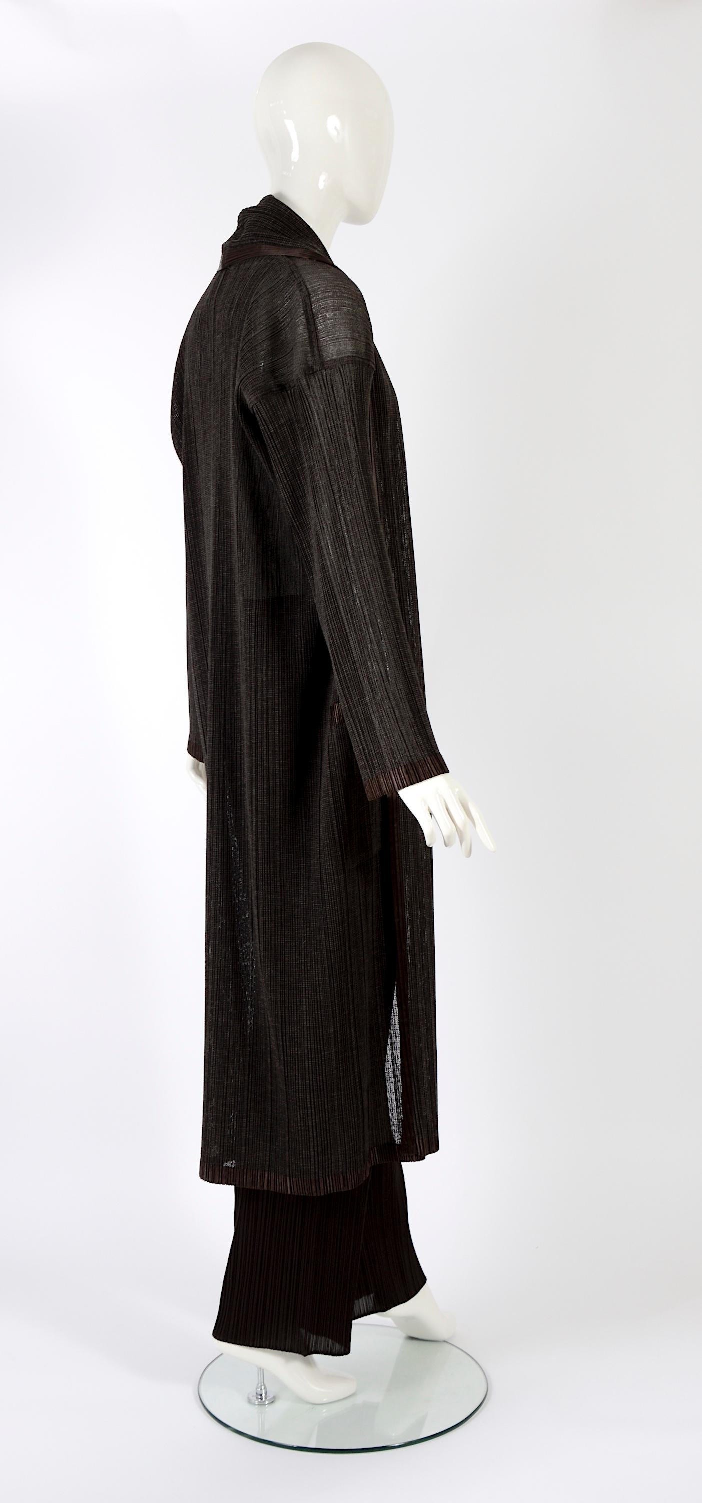 Issey Miyake pleats vintage 1990s chocolate brown coat & pants set  For Sale 2