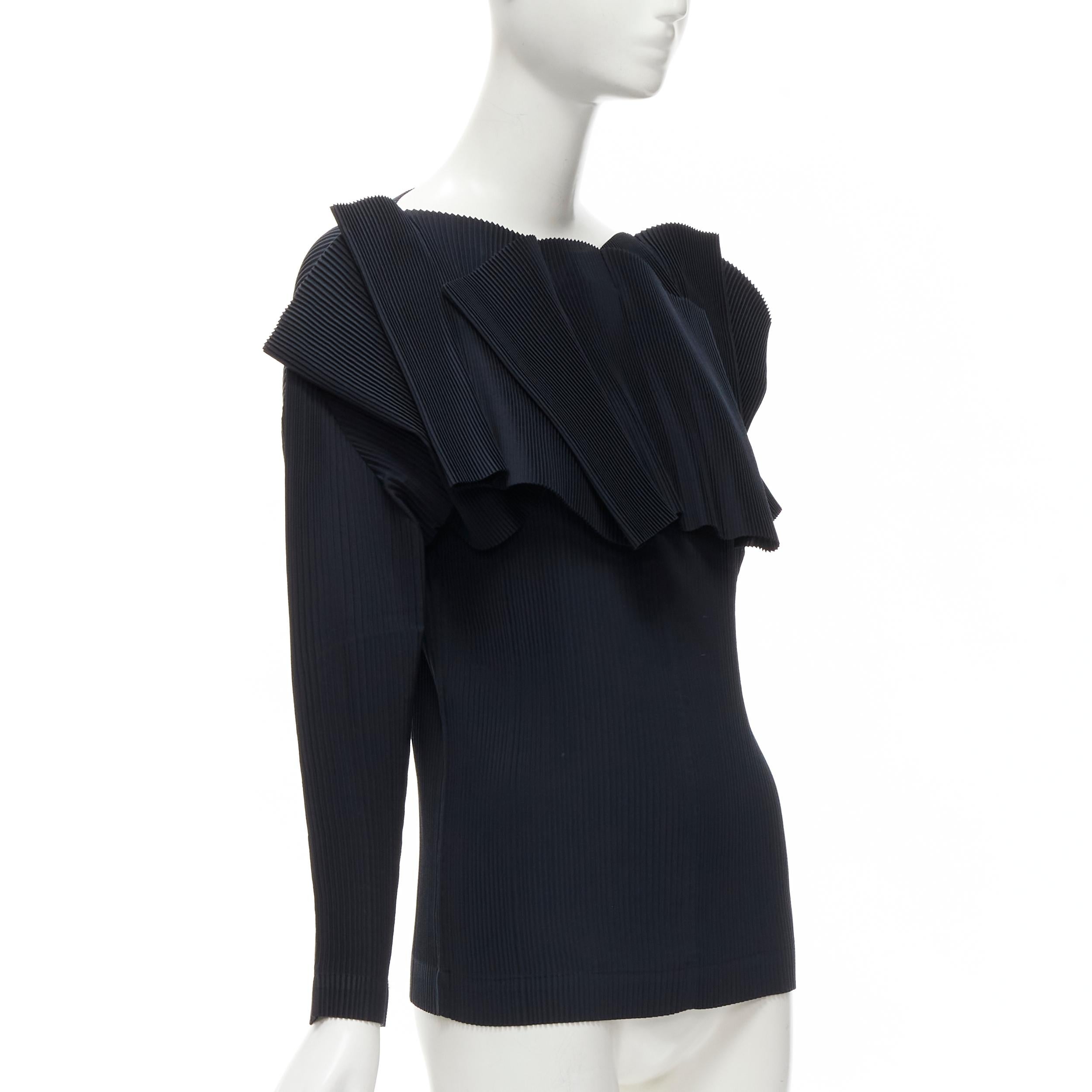 ISSEY MIYAKE plisse pleated black ruffle collar dolman sleeve long sleeve top M In Excellent Condition In Hong Kong, NT