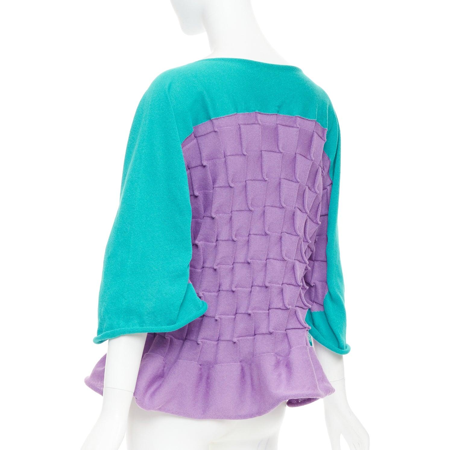 ISSEY MIYAKE jersey plisado en tejido bateau de algodón verde púrpura JP2 M en venta 1