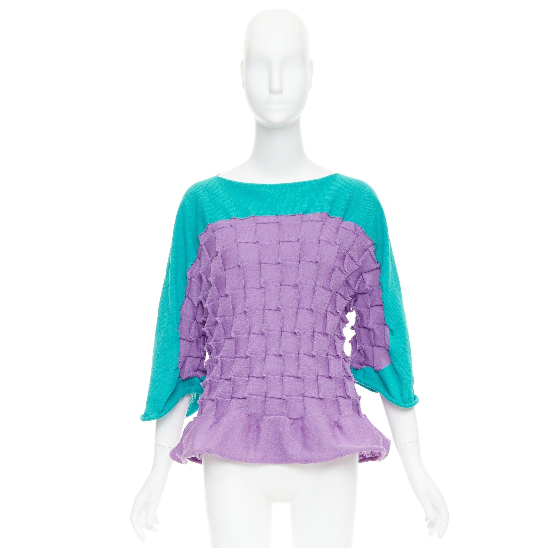 ISSEY MIYAKE jersey plisado en tejido bateau de algodón verde púrpura JP2 M en venta 4