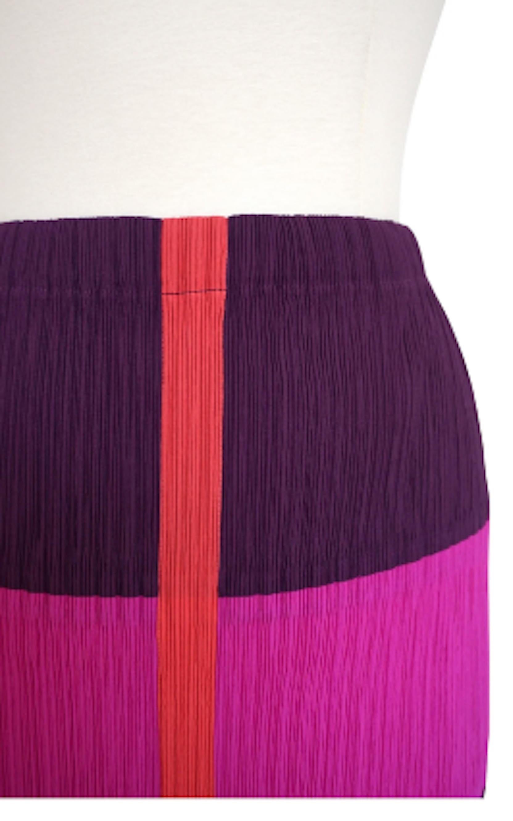 Noir Issey Miyake - Jupe plissée - Violet en vente