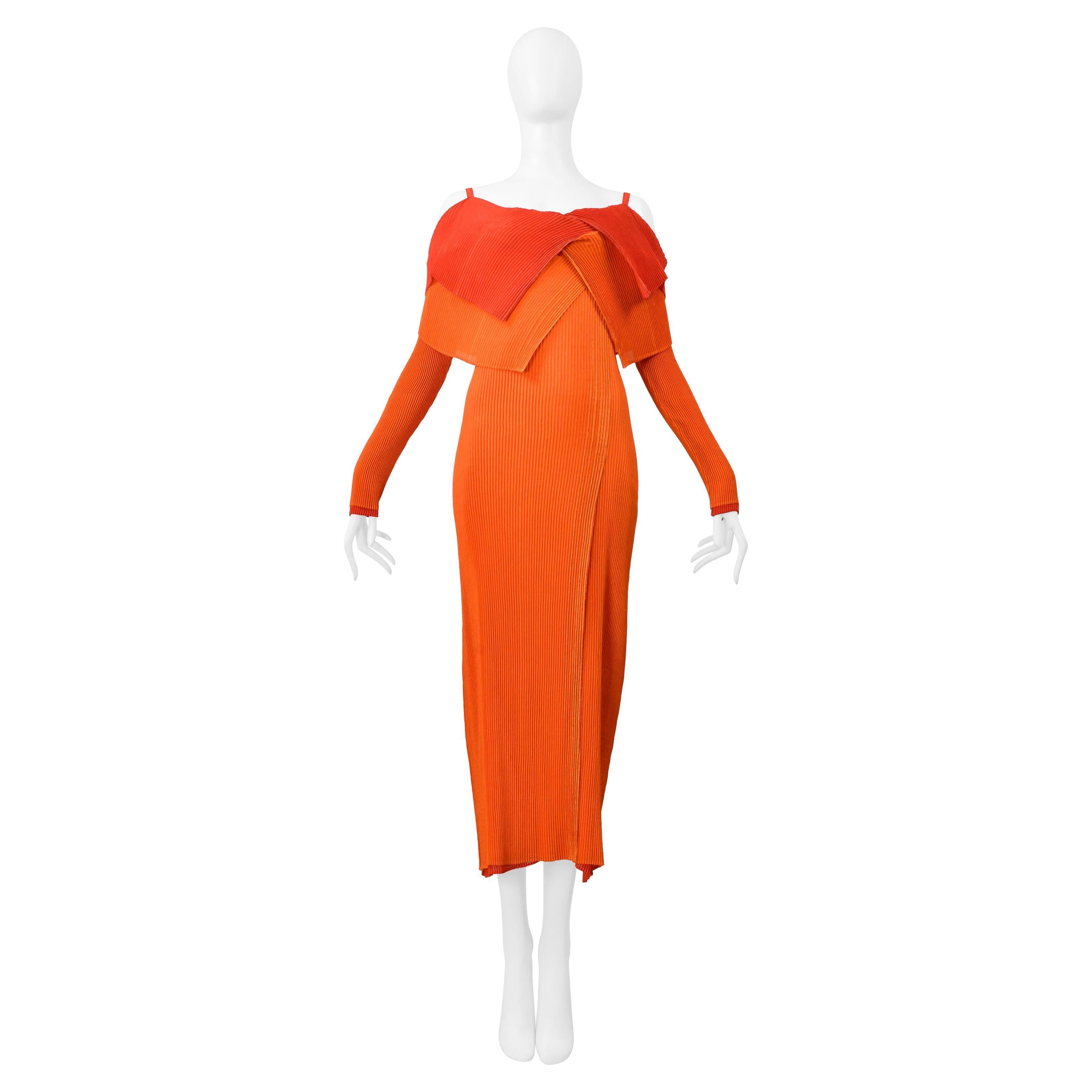 Issey Miyake  Abito a pieghe rosso e arancione a doppio strato Fw 2000-2001