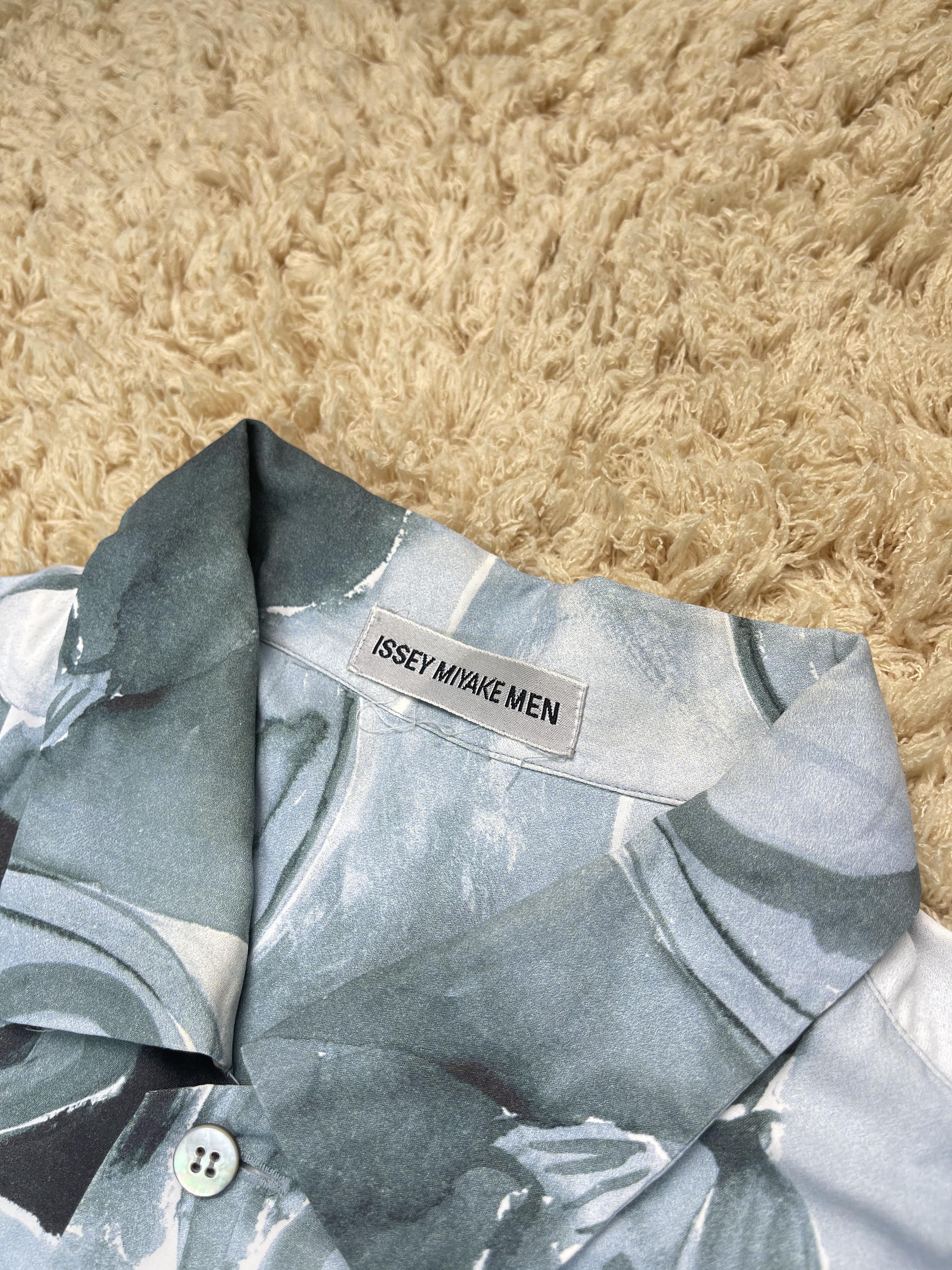 Issey Miyake S/S1997 Lily Water Flower Shirt In Good Condition For Sale In Tương Mai Ward, Hoang Mai District