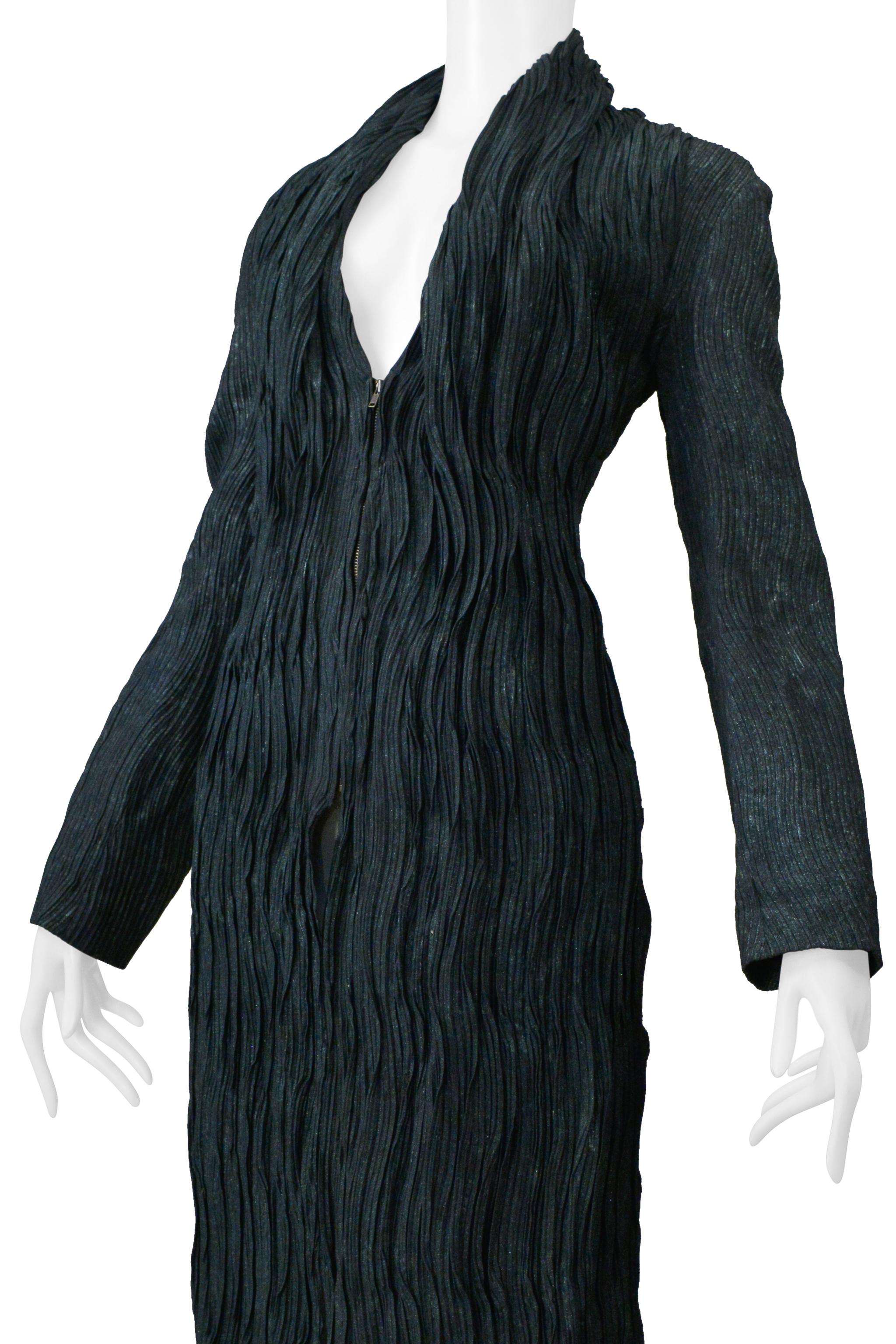 Issey Miyake - Giacca plissettata verde serpente con cerniere laterali e parte anteriore lunga 2002-03 in vendita 1