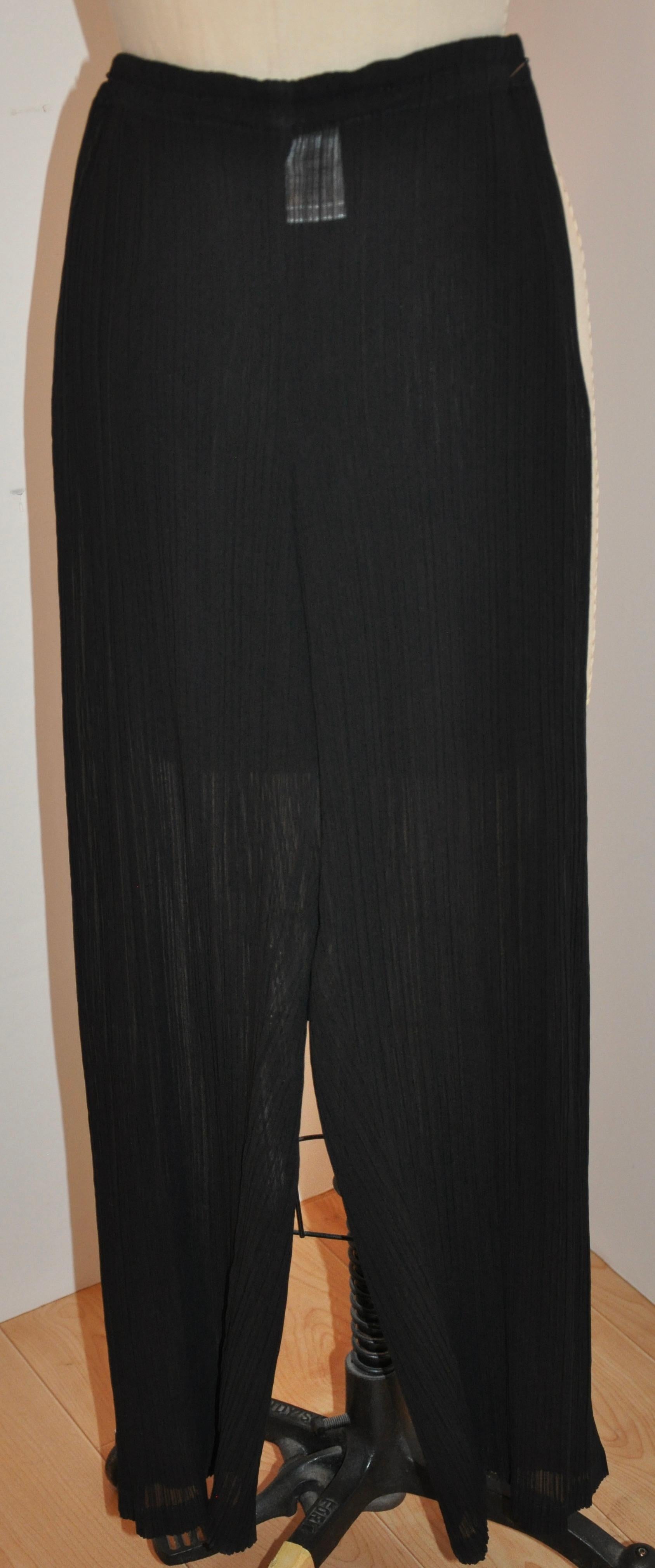 Issey Miyake Signature Jet-Black Elastic-Waist Wide-Leg Trousers For Sale 5