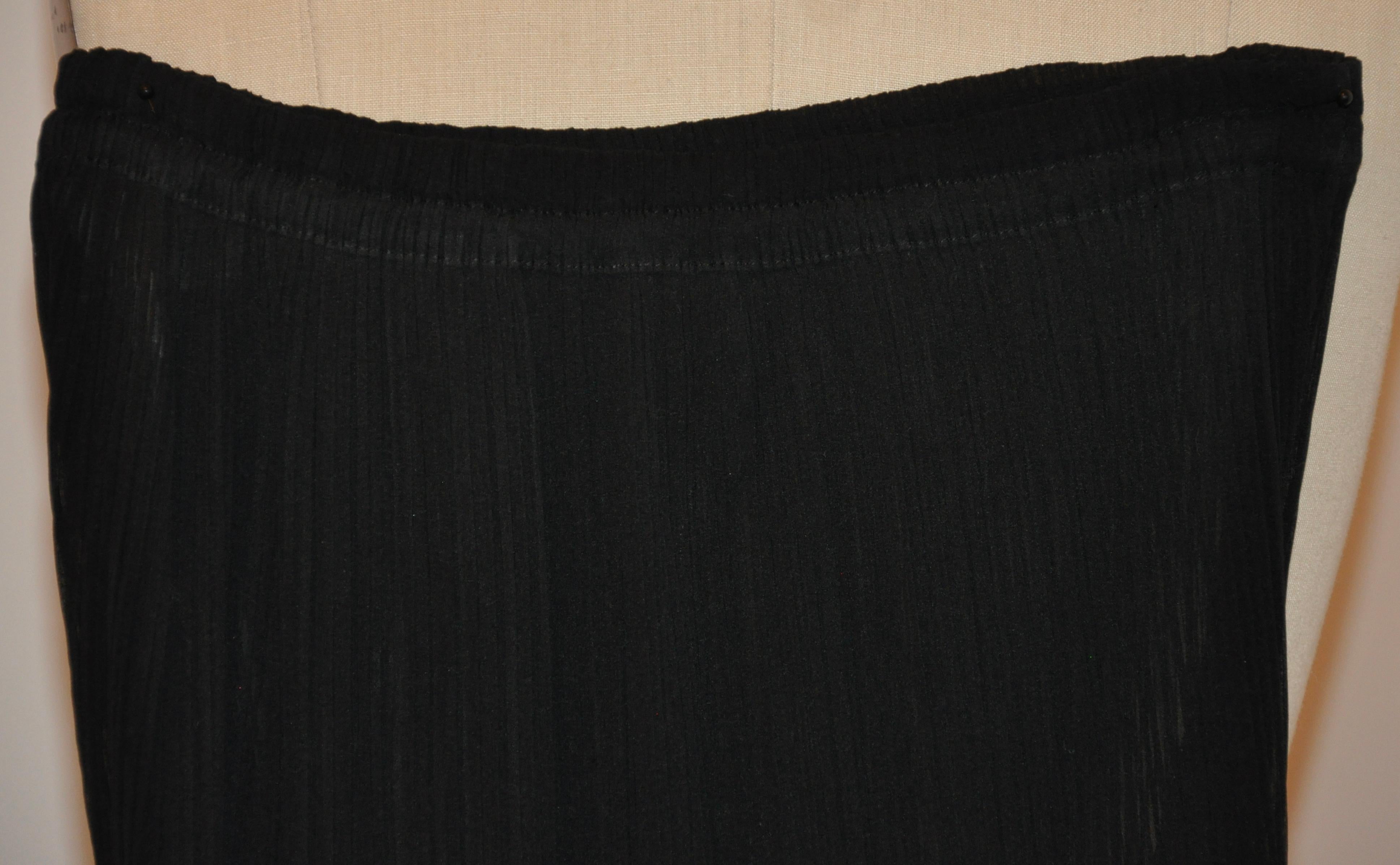 Issey Miyake Signature Jet-Black Elastic-Waist Wide-Leg Trousers For Sale 7