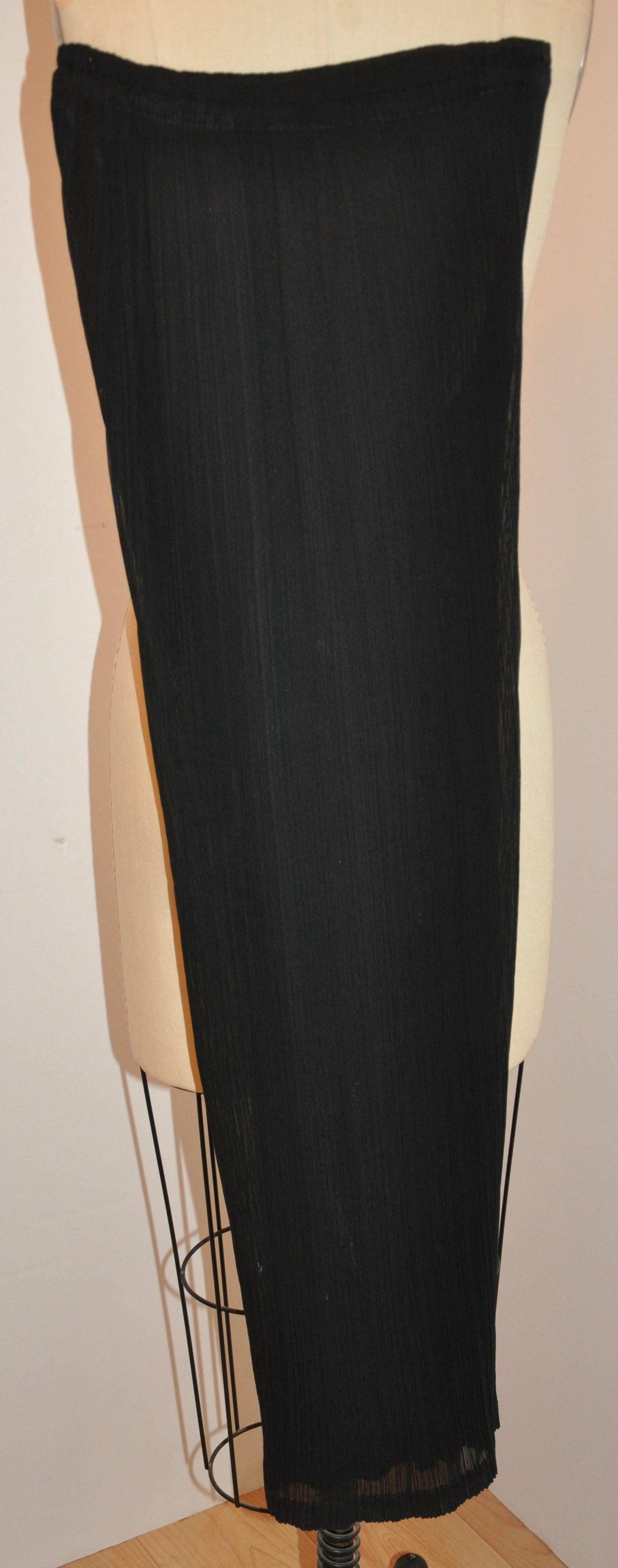 Issey Miyake Signature Jet-Black Elastic-Waist Wide-Leg Trousers In Good Condition For Sale In New York, NY