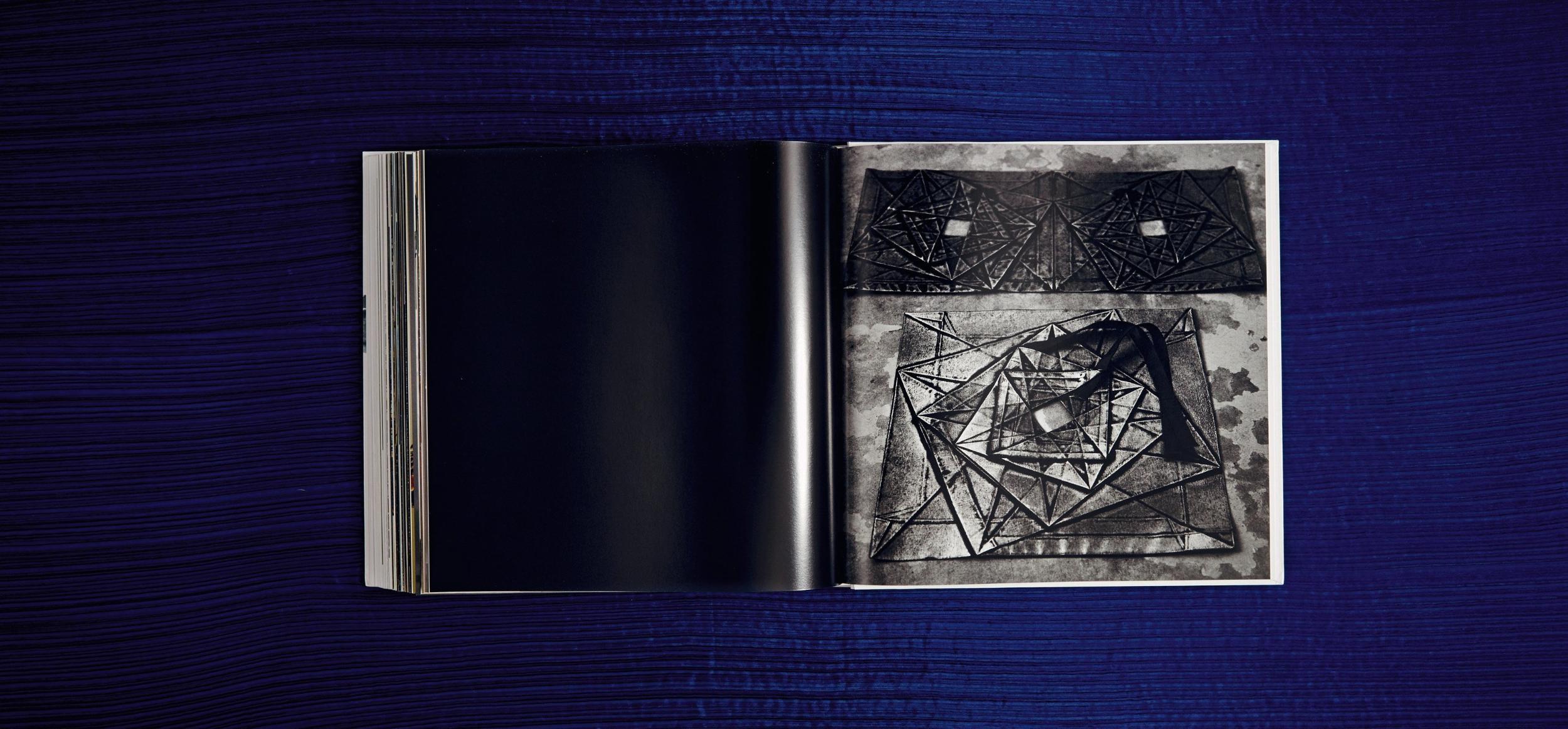 Issey Miyake. Signed Limited Edition book in Issey Miyake Bag For Sale 5