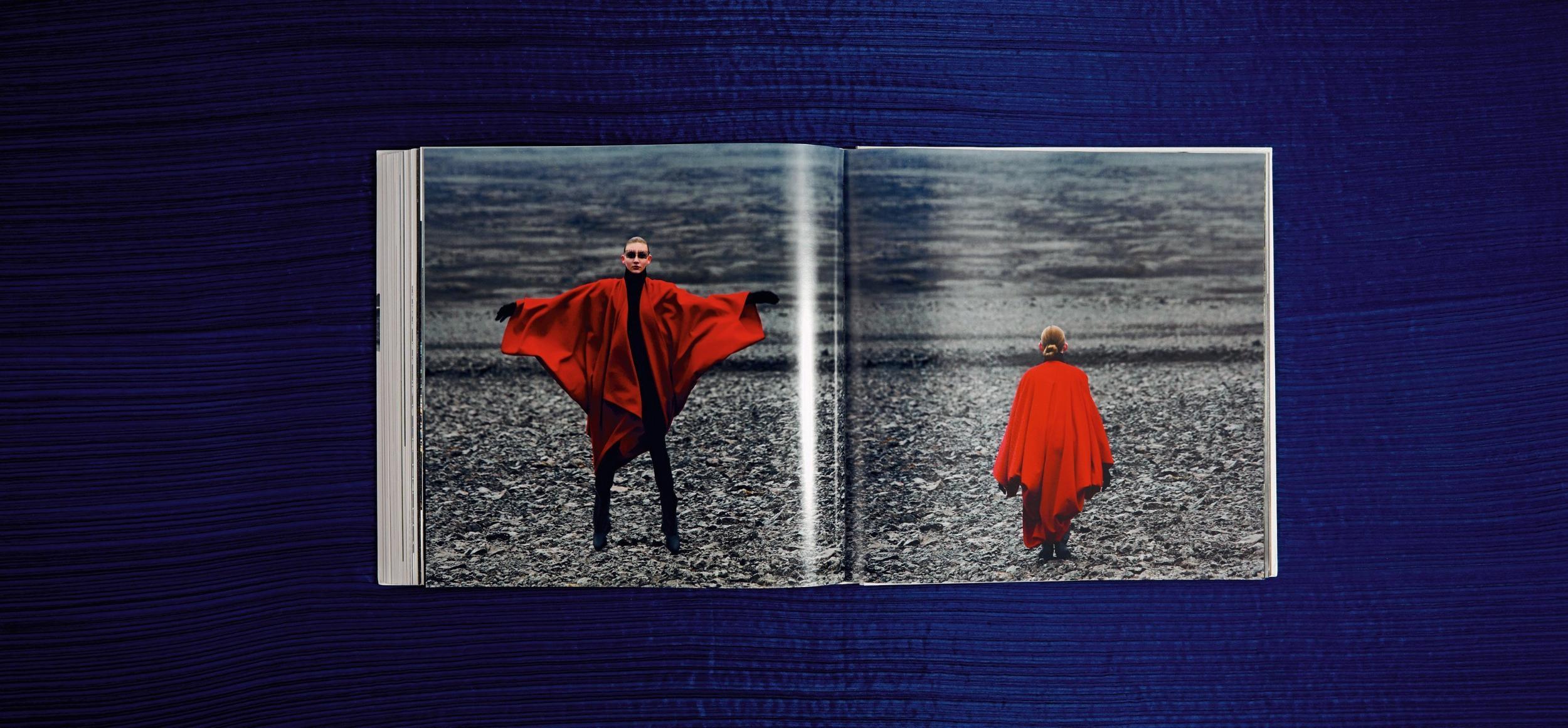 Issey Miyake. Signed Limited Edition book in Issey Miyake Bag For Sale 7