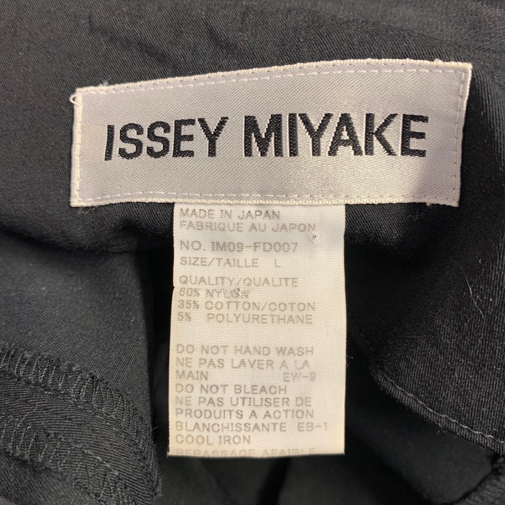 Women's ISSEY MIYAKE Size L Black Nylon Blend Single Breasted Collarless Jacket For Sale