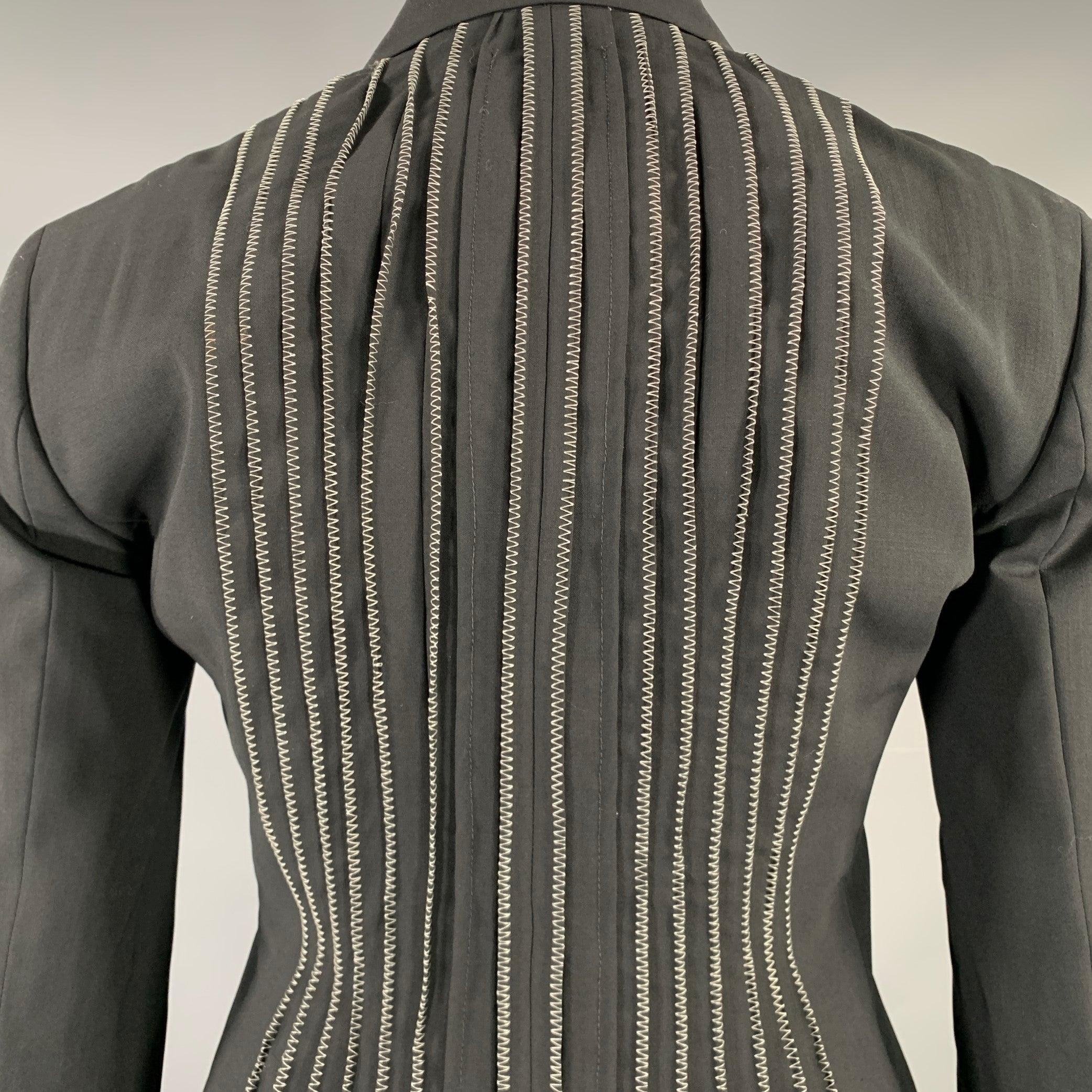 ISSEY MIYAKE Plissee-Blazer aus schwarzer und weißer Wollmischung, Größe L im Zustand „Hervorragend“ im Angebot in San Francisco, CA