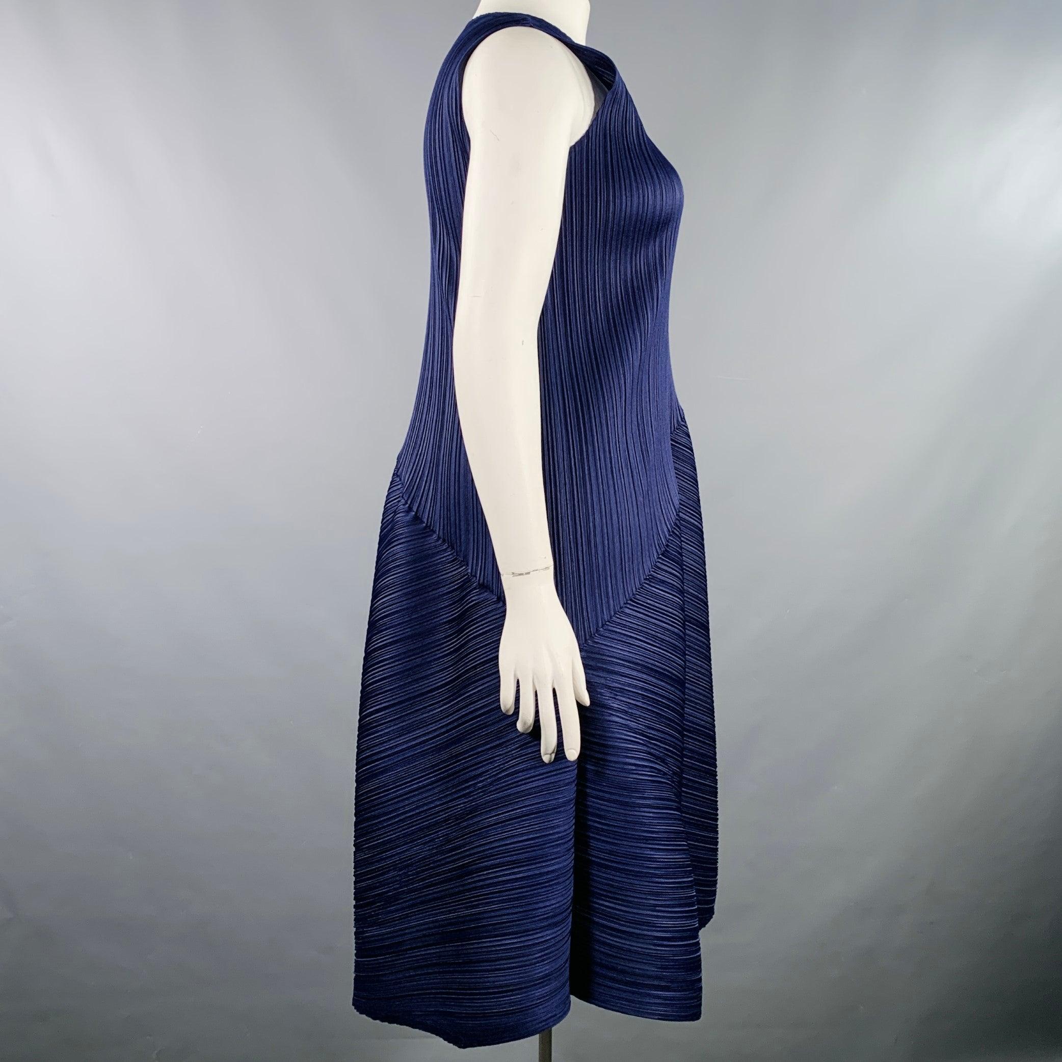 Purple ISSEY MIYAKE Size L Navy Polyester Pleated Sleeveless Dress For Sale
